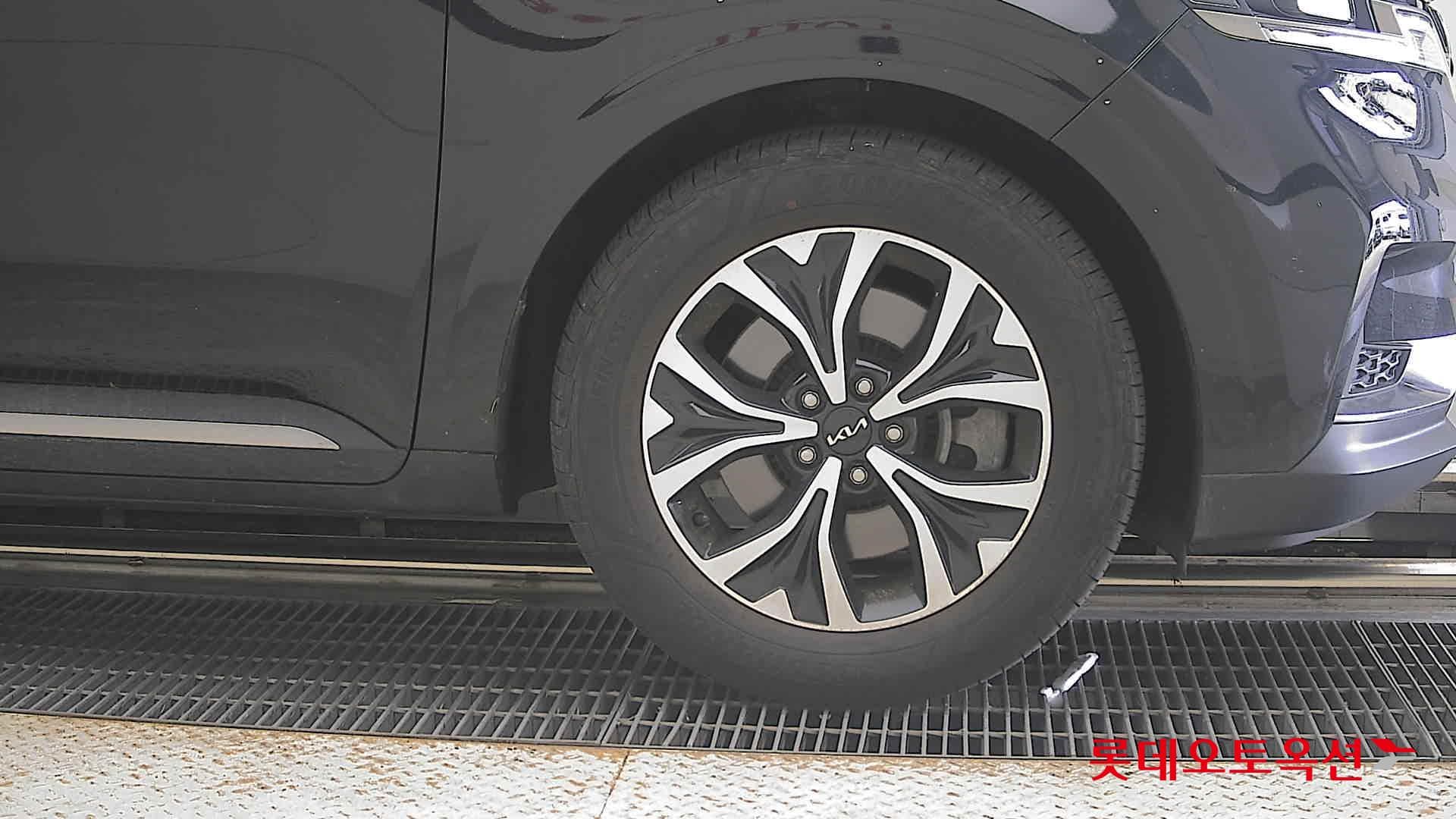 Kia - Carnival | KA4 (D) 2.2 Noblesse 9Seater 23