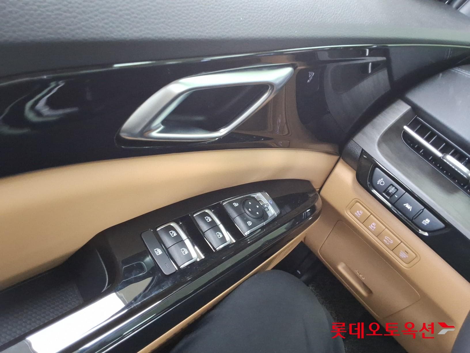 Kia - Carnival | KA4 (D) 2.2 Noblesse 9Seater 28