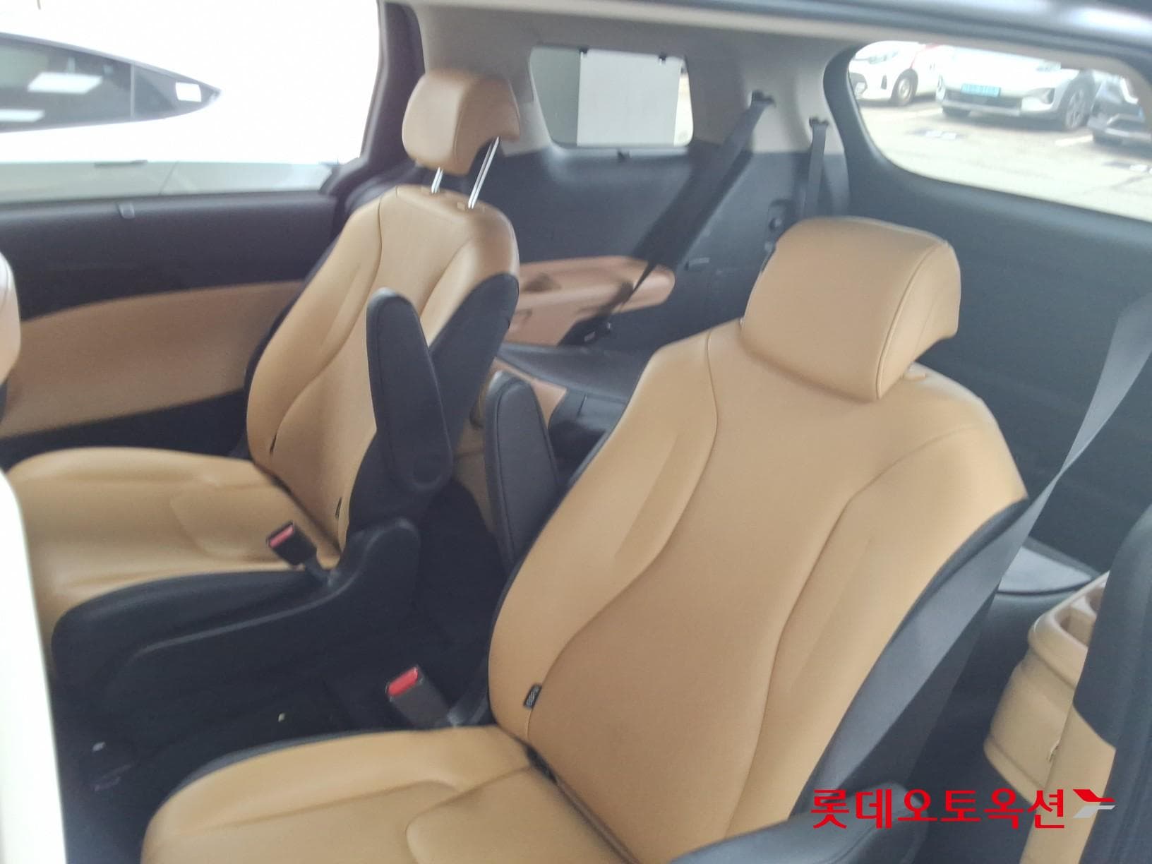 Kia - Carnival | KA4 (D) 2.2 Noblesse 9Seater 37