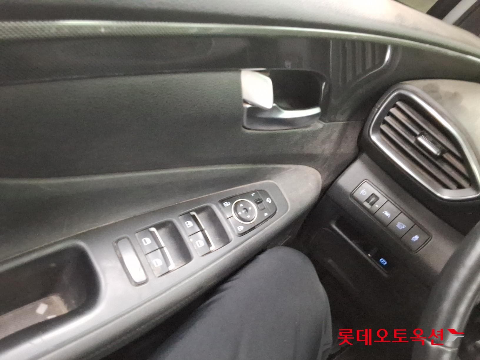 Hyundai - Santa Fe | THE NEW SANTAFE (D) 2.2 Exclusive 5Seater 2WD 28