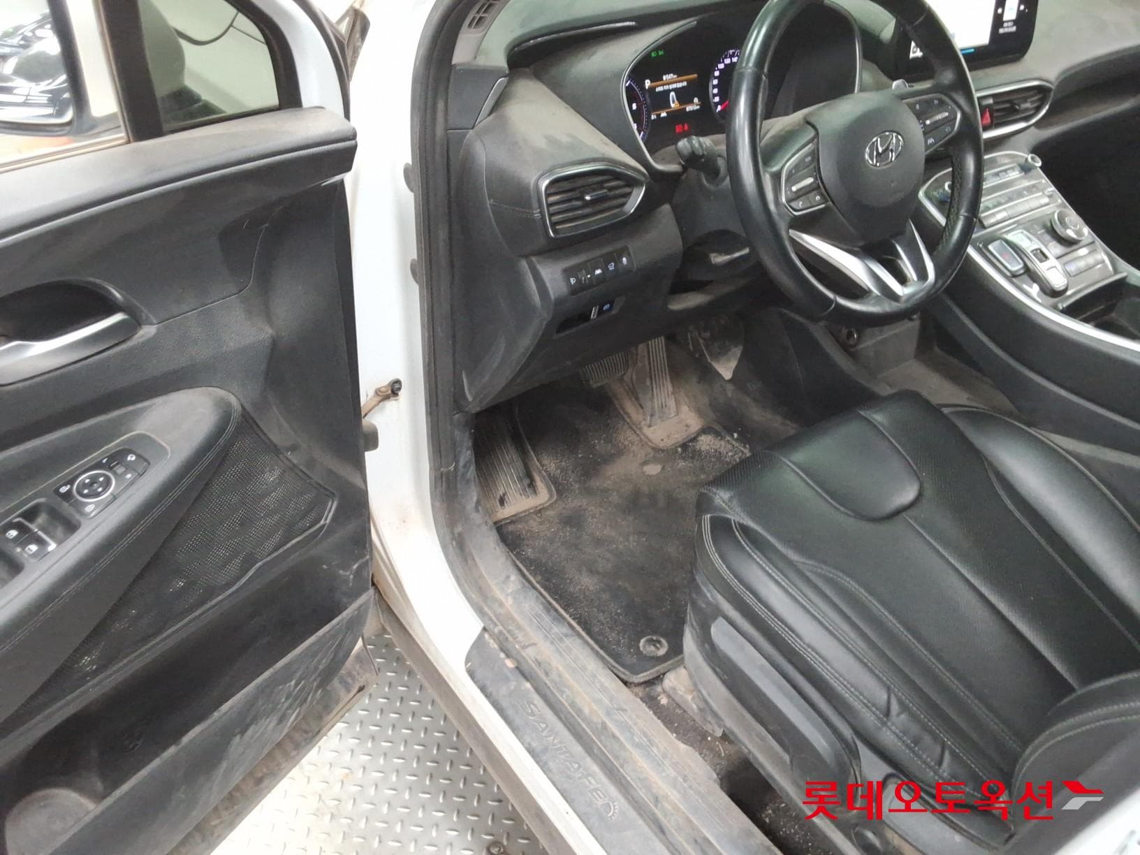 Hyundai - Santa Fe | THE NEW SANTAFE (D) 2.2 Exclusive 5Seater 2WD 36