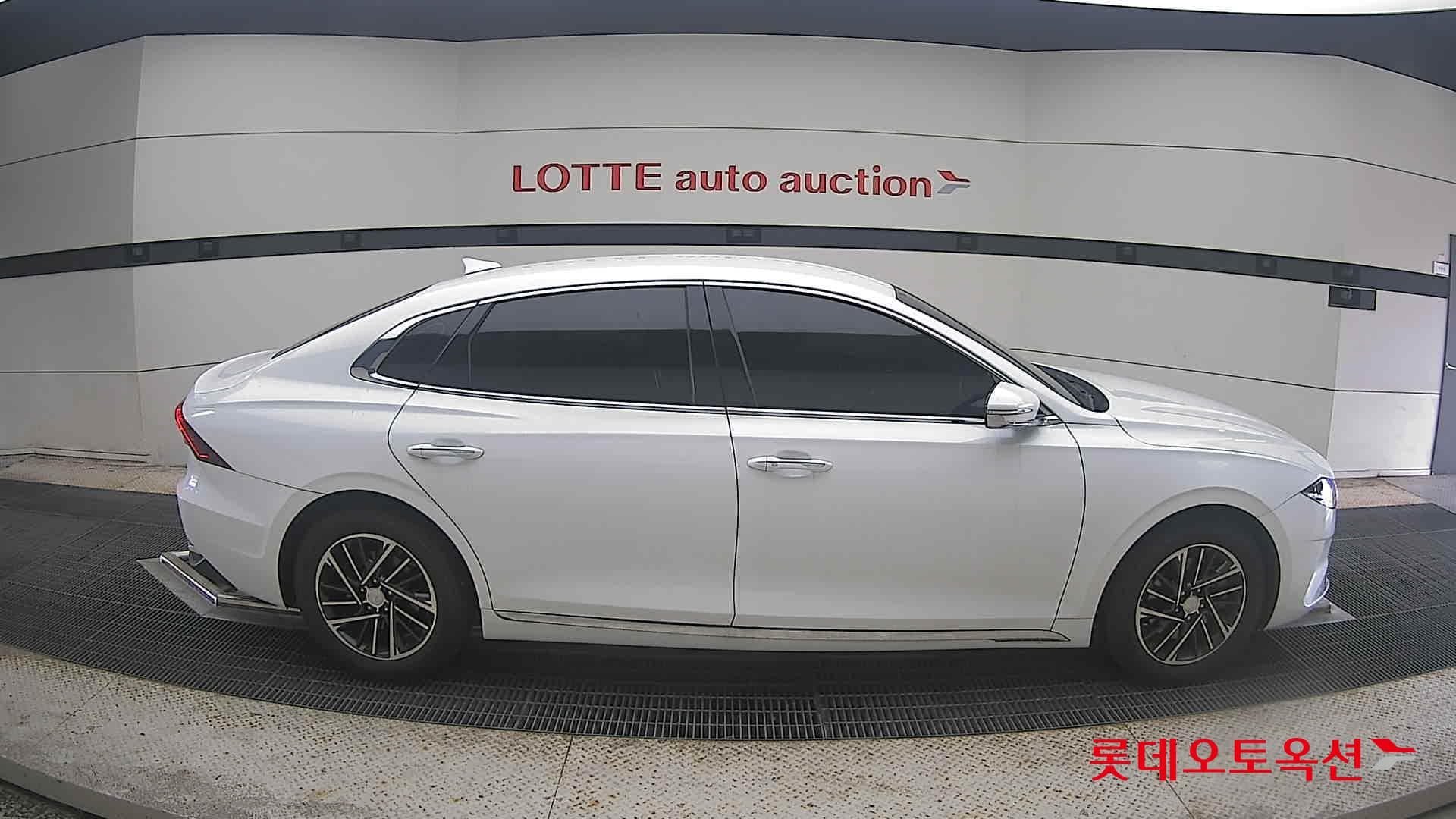 Hyundai - Grandeur | THE NEW (G) 2.5 Premium 16