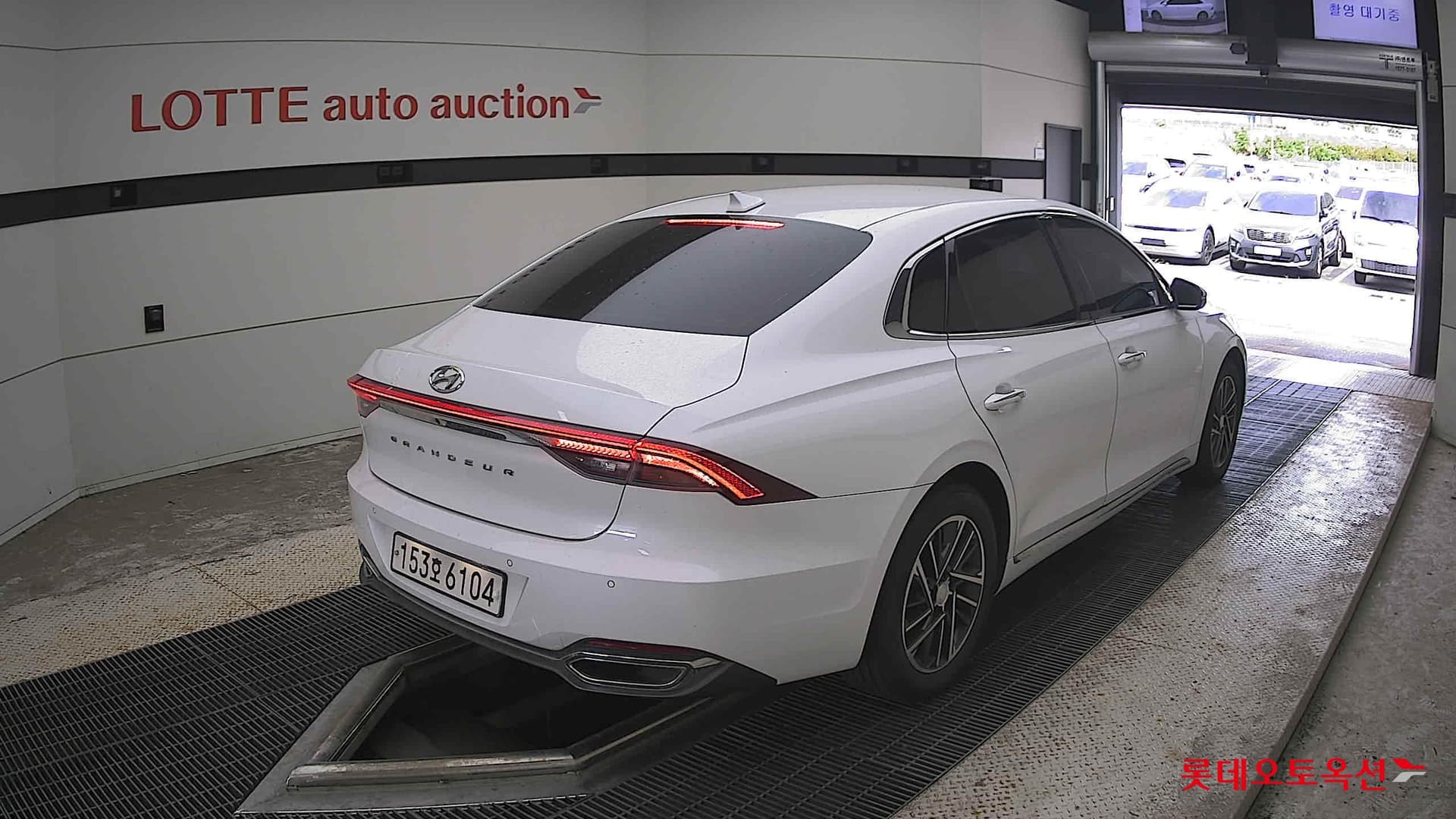 Hyundai - Grandeur | THE NEW (G) 2.5 Premium 12