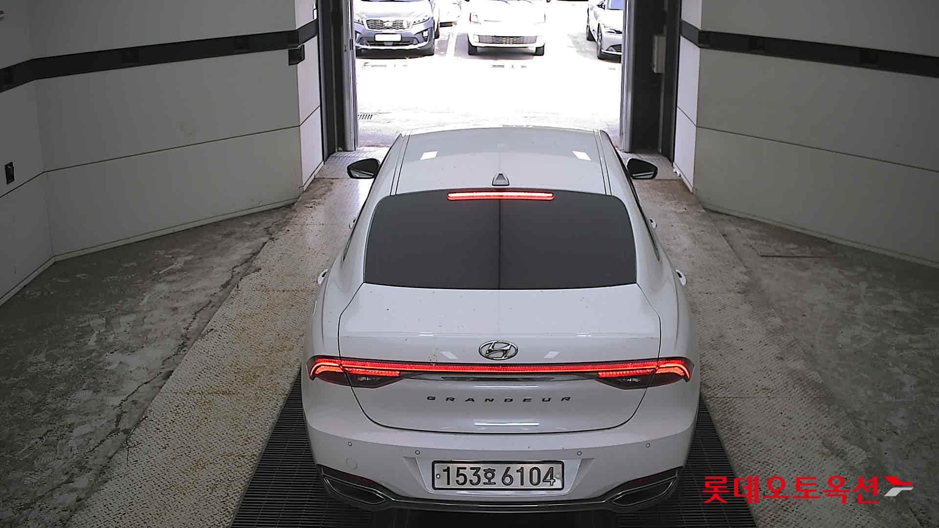 Hyundai - Grandeur | THE NEW (G) 2.5 Premium 11