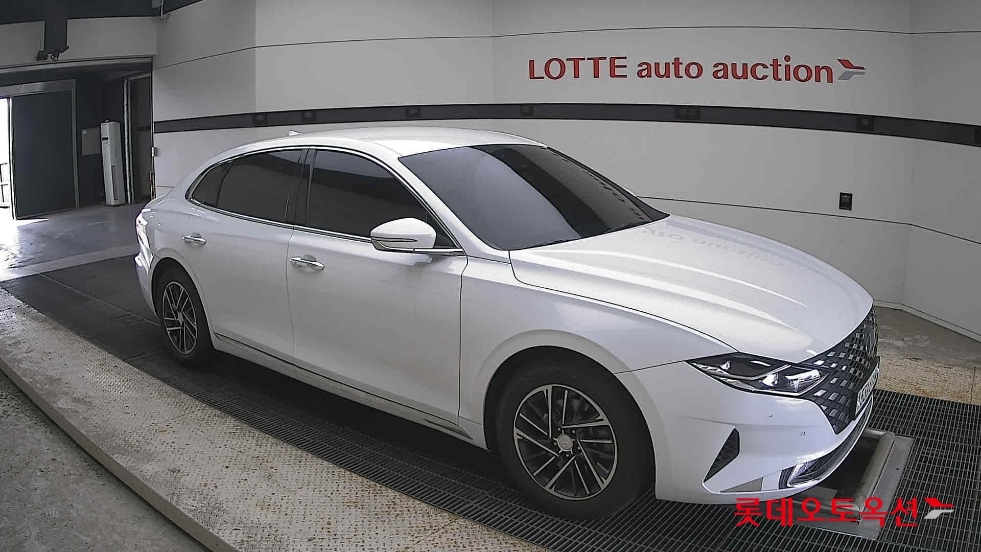 Hyundai - Grandeur | THE NEW (G) 2.5 Premium 18