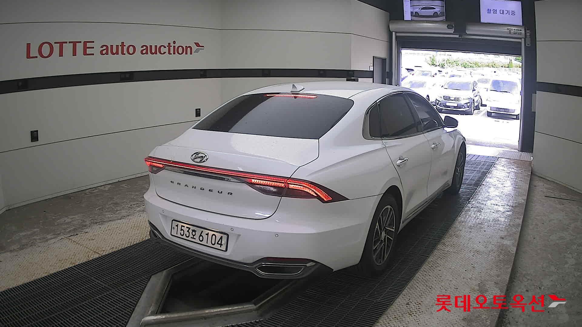 Hyundai - Grandeur | THE NEW (G) 2.5 Premium 13