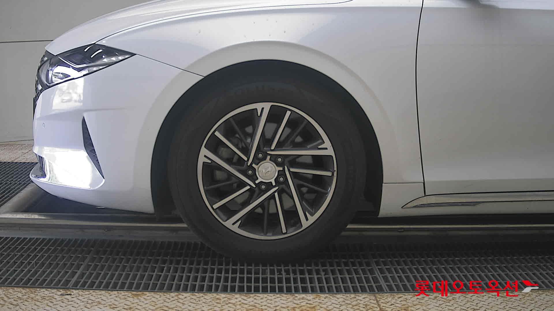 Hyundai - Grandeur | THE NEW (G) 2.5 Premium 21