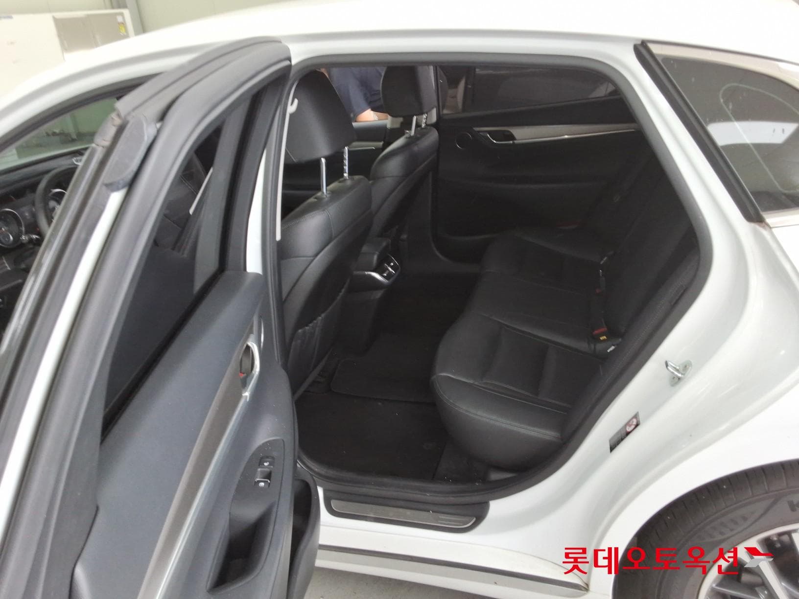 Hyundai - Grandeur | THE NEW (G) 2.5 Premium 37