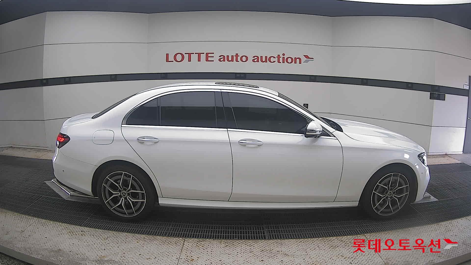 Mercedes-Benz - E-Class | NEW E220 4M AMG LINE KR4 (D) 2.0 16