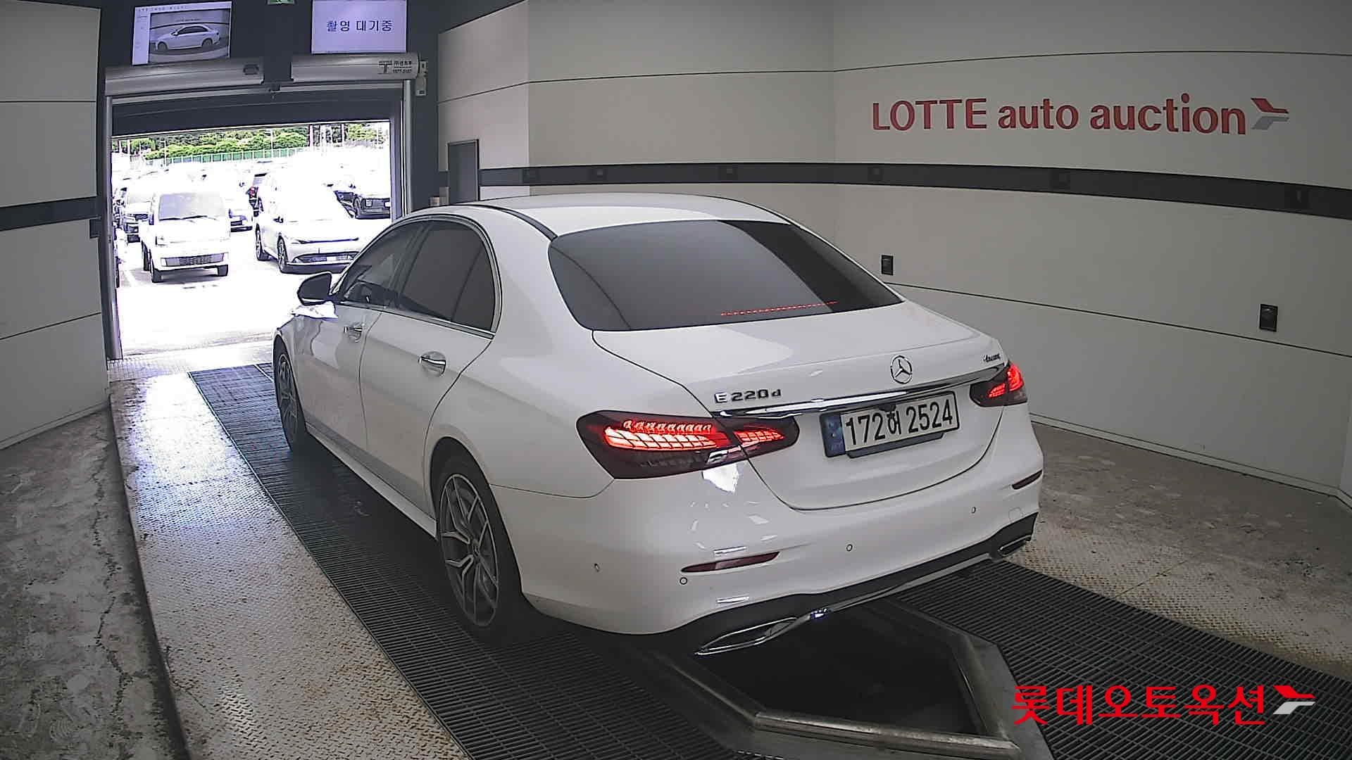 Mercedes-Benz - E-Class | NEW E220 4M AMG LINE KR4 (D) 2.0 9