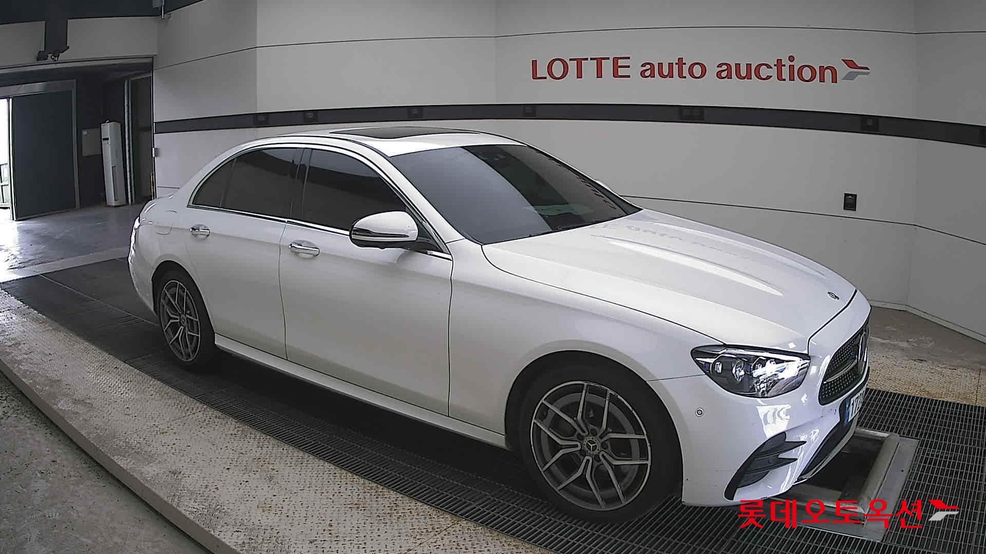 Mercedes-Benz - E-Class | NEW E220 4M AMG LINE KR4 (D) 2.0 18