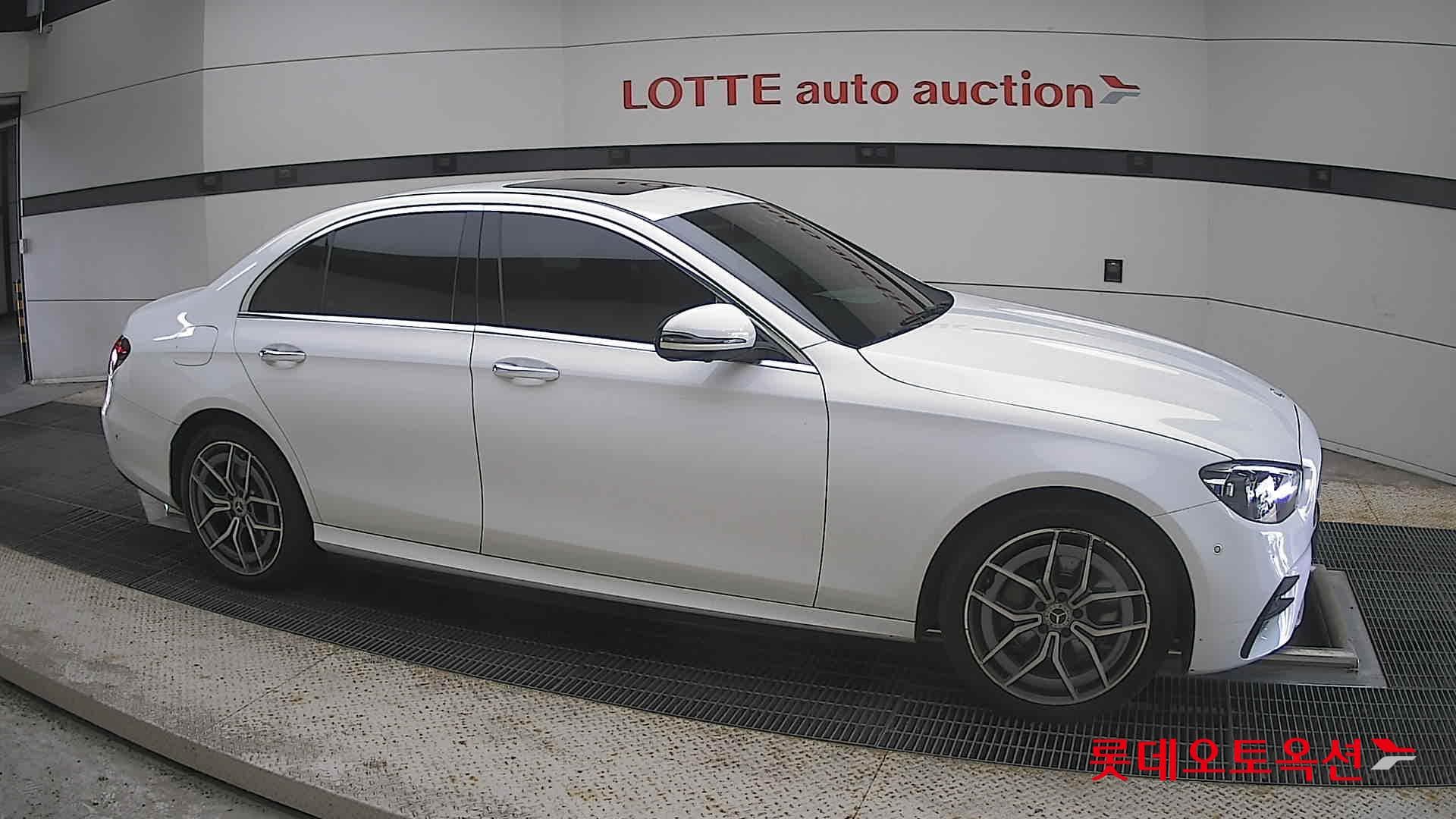 Mercedes-Benz - E-Class | NEW E220 4M AMG LINE KR4 (D) 2.0 17