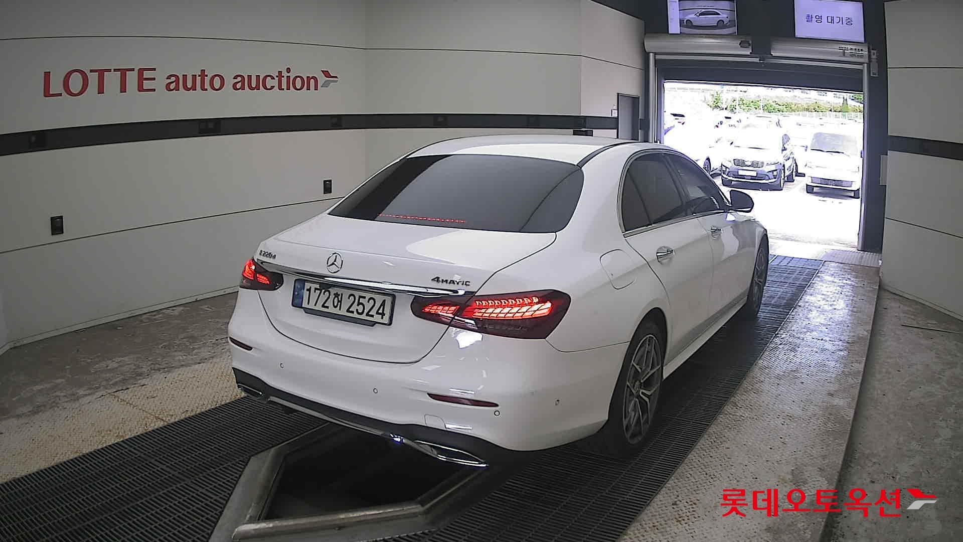 Mercedes-Benz - E-Class | NEW E220 4M AMG LINE KR4 (D) 2.0 13