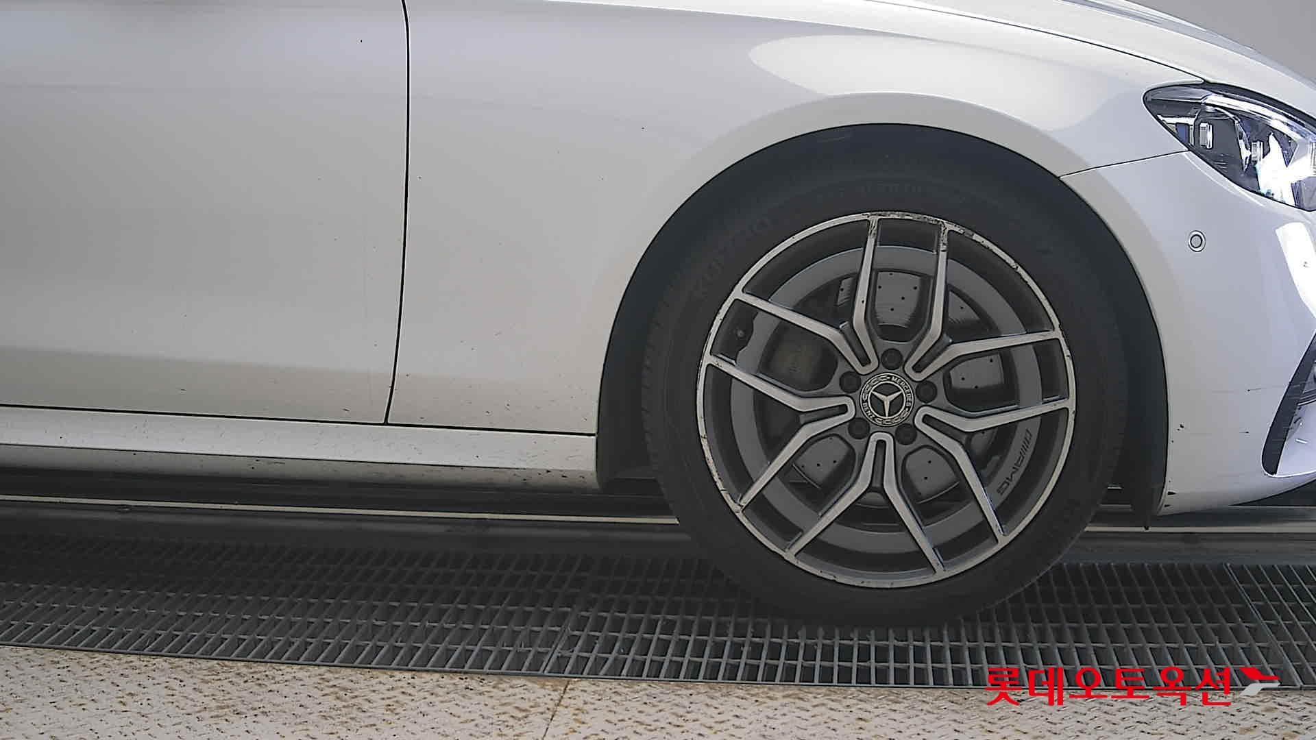 Mercedes-Benz - E-Class | NEW E220 4M AMG LINE KR4 (D) 2.0 23