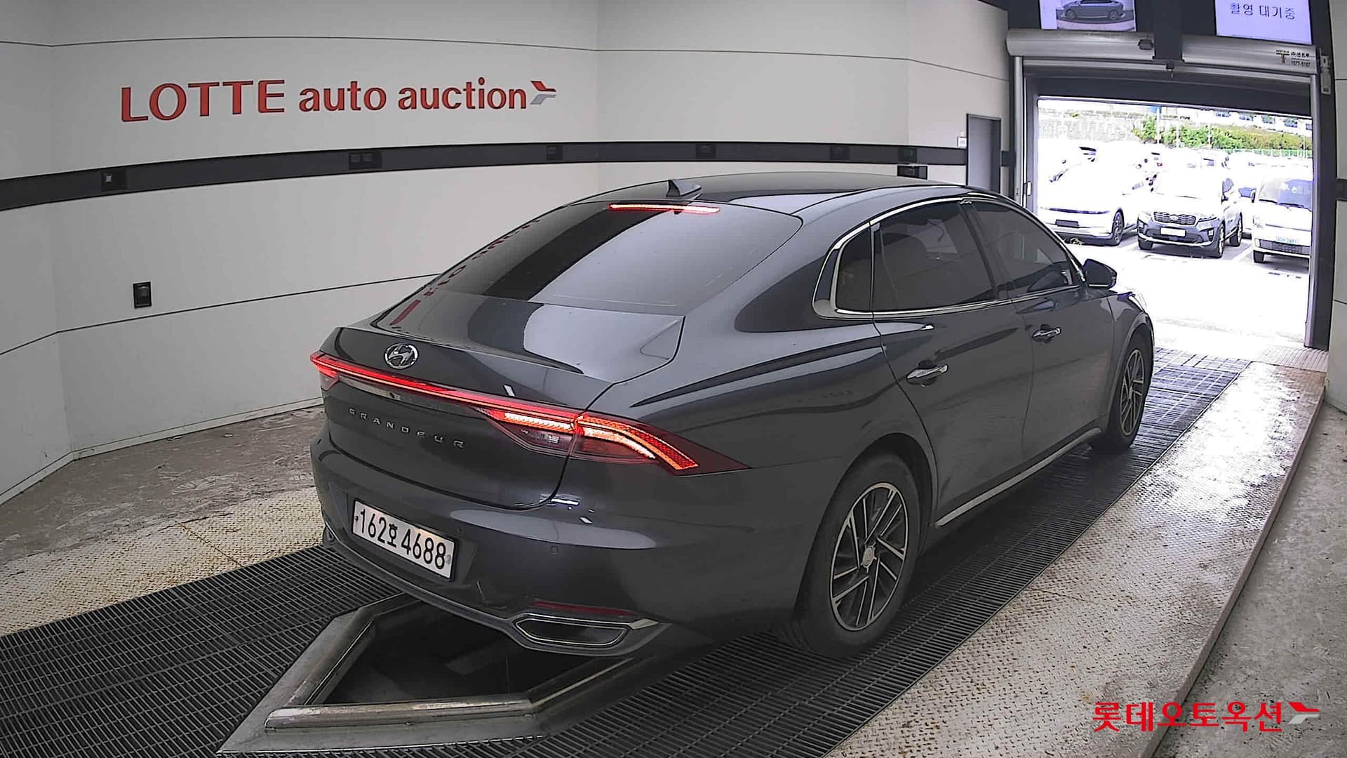 Hyundai - Grandeur | THE NEW (G) 2.5 Premium 12
