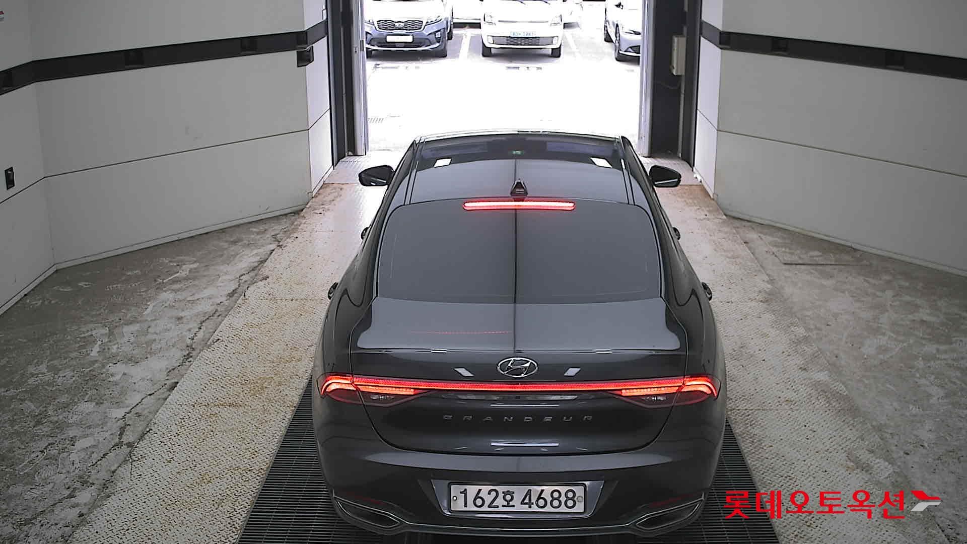 Hyundai - Grandeur | THE NEW (G) 2.5 Premium 11