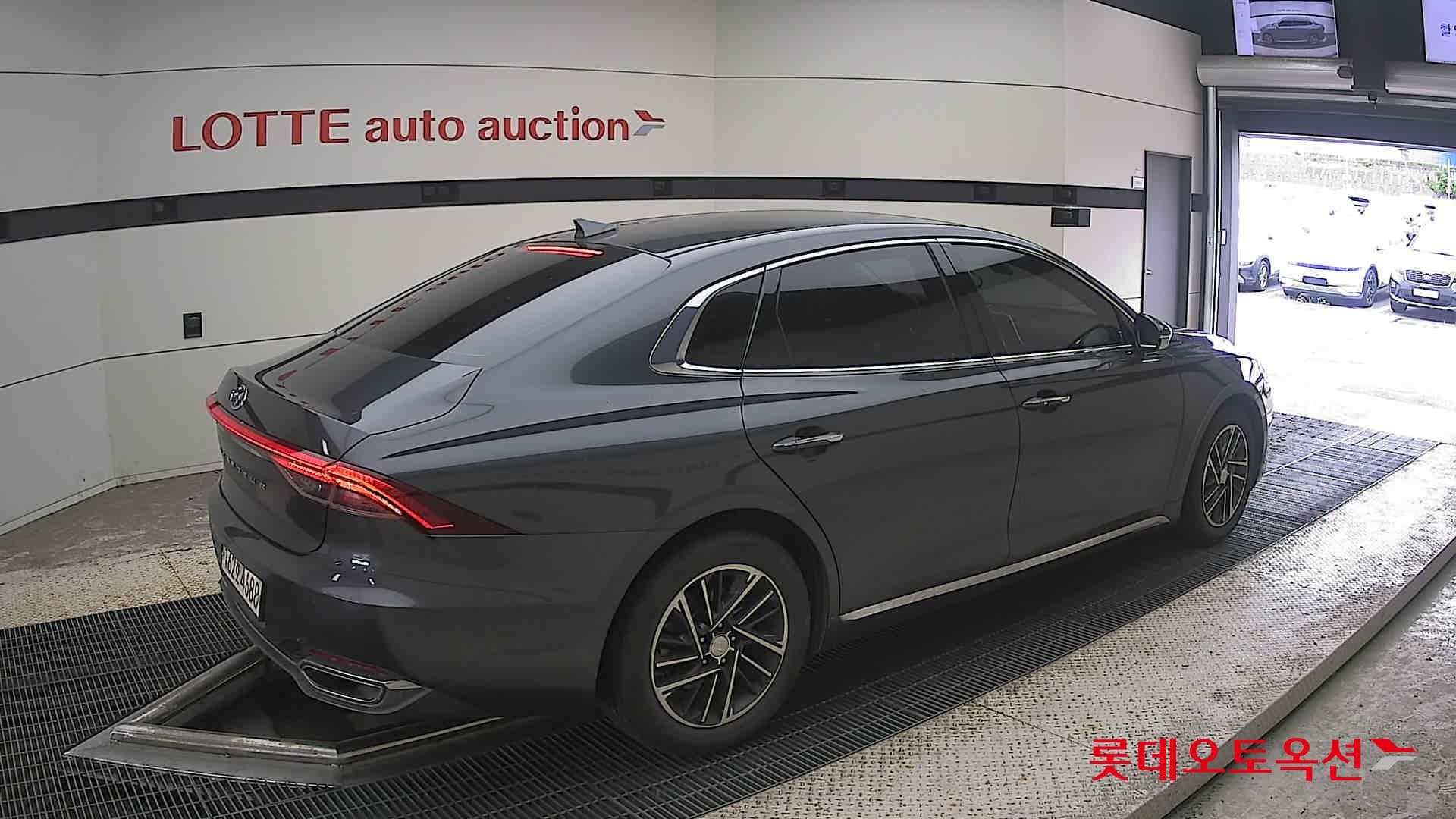Hyundai - Grandeur | THE NEW (G) 2.5 Premium 14