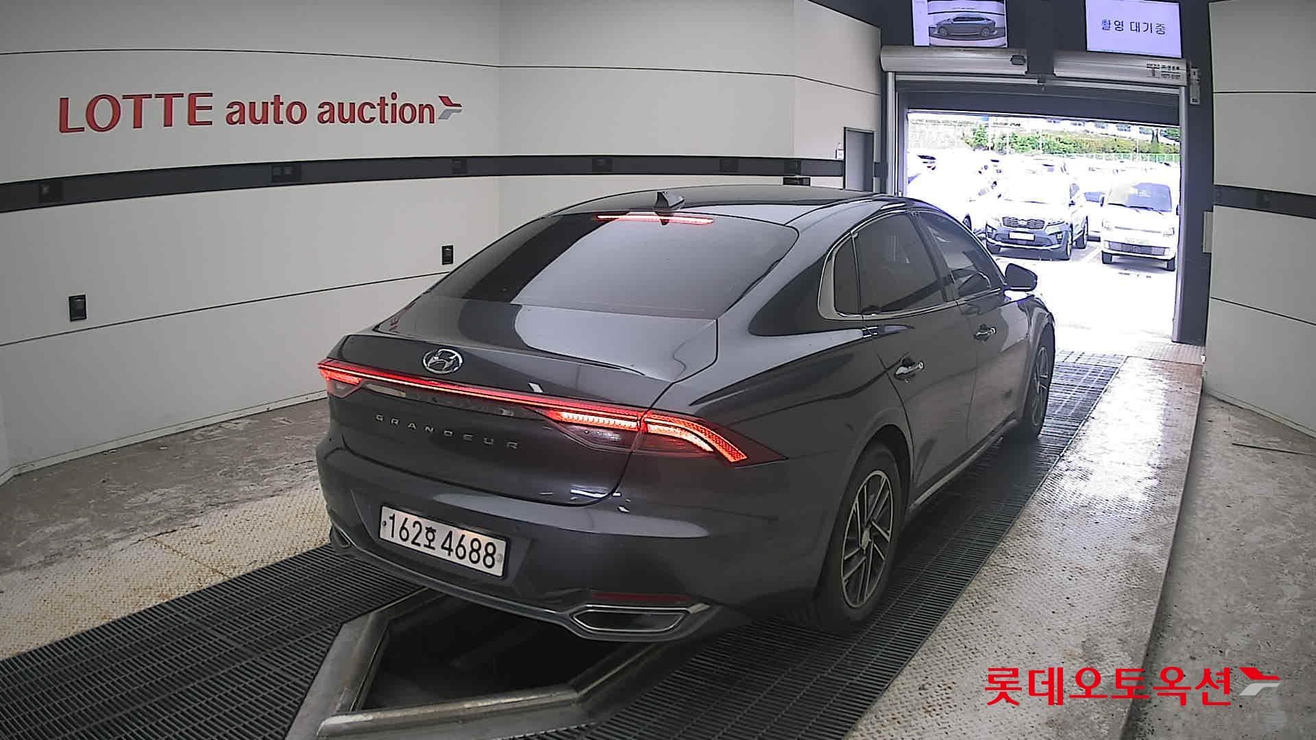 Hyundai - Grandeur | THE NEW (G) 2.5 Premium 13