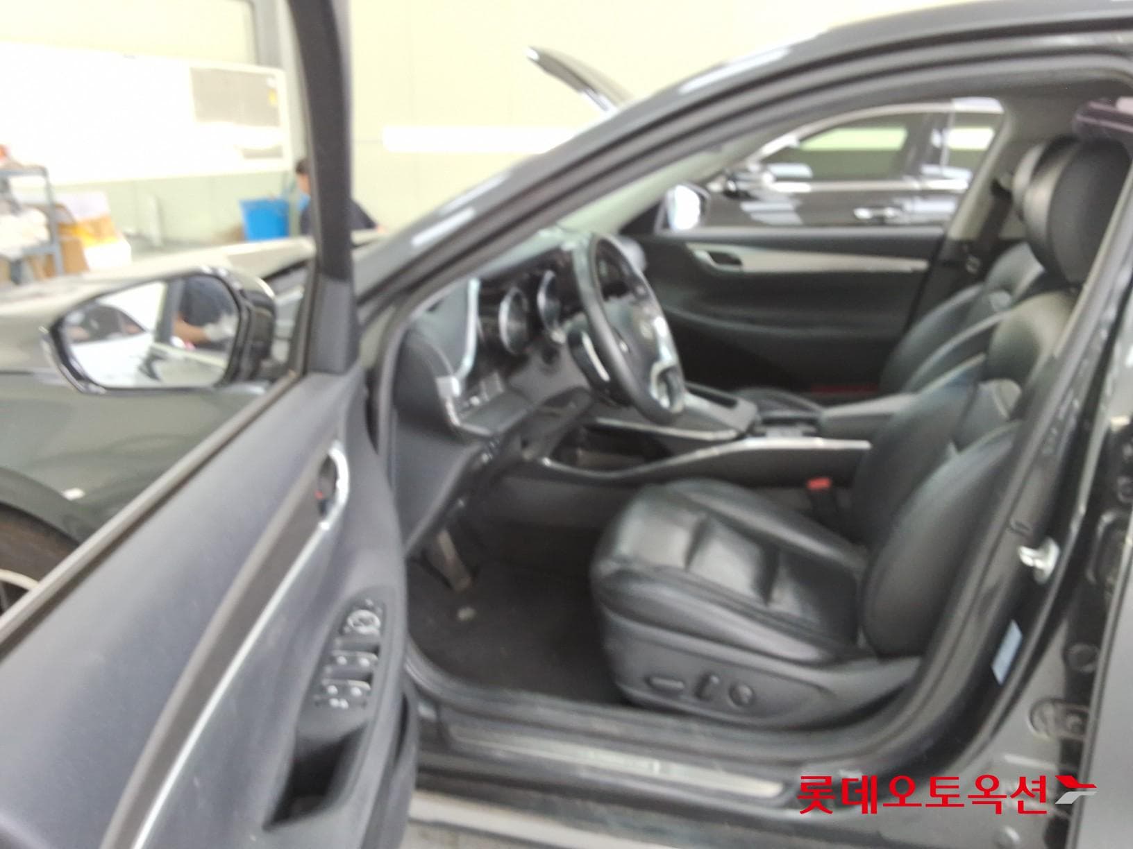 Hyundai - Grandeur | THE NEW (G) 2.5 Premium 36