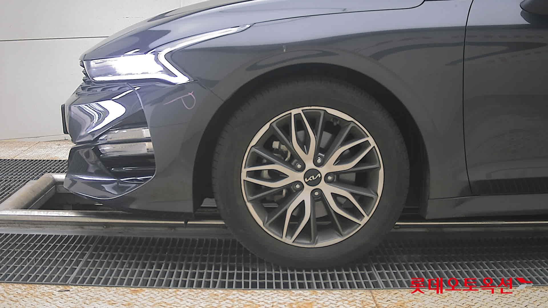 Kia - K5 | INTERACTIVE (G) 2.0 Trendy 21