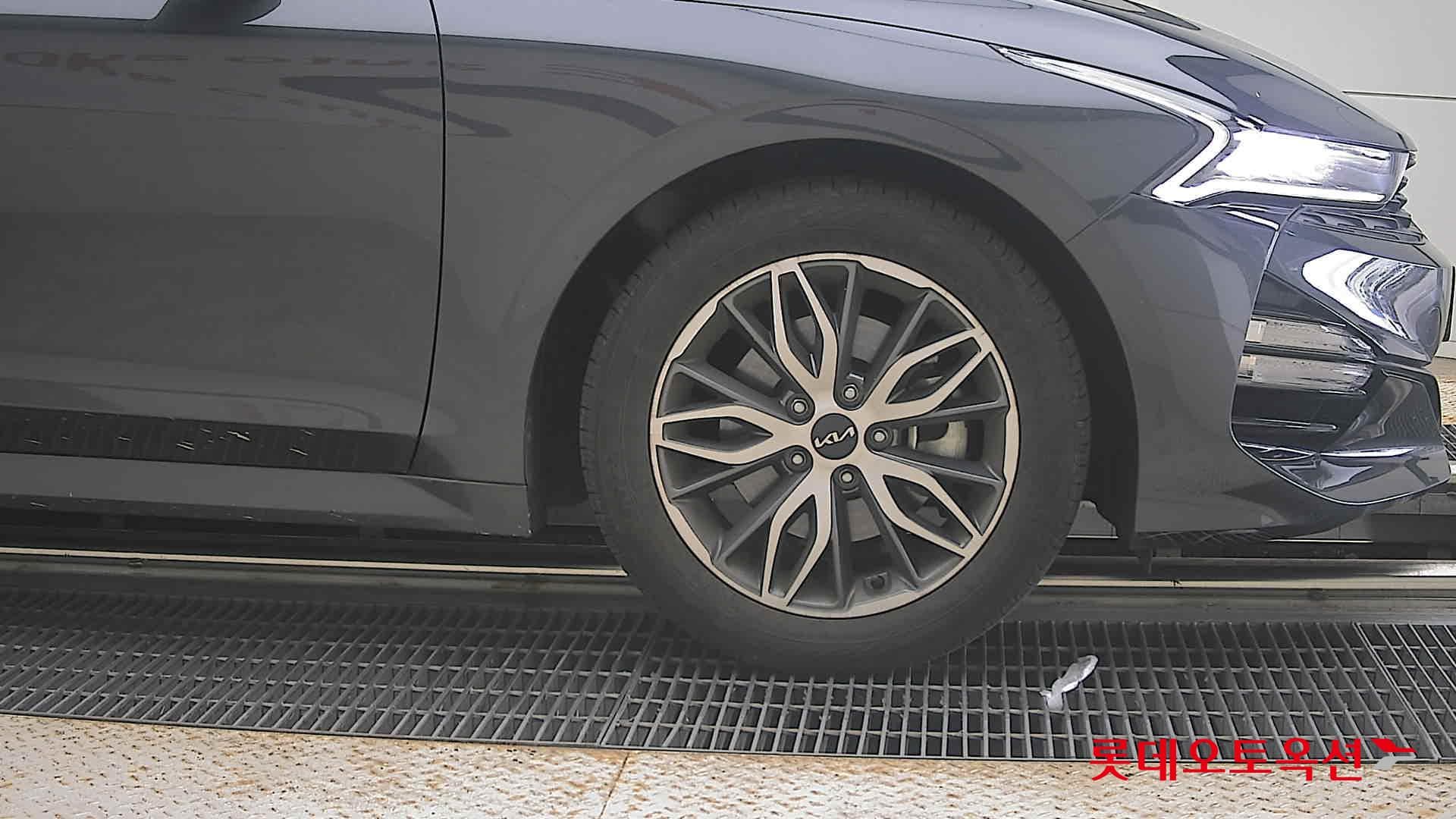 Kia - K5 | INTERACTIVE (G) 2.0 Trendy 23