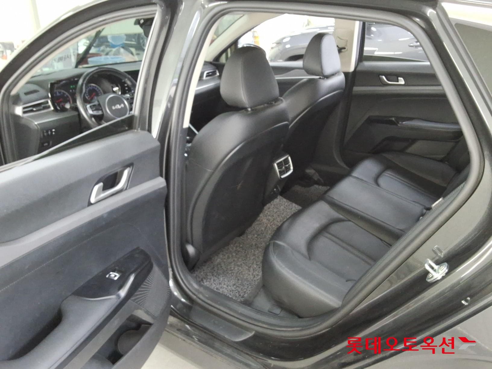Kia - K5 | INTERACTIVE (G) 2.0 Trendy 35