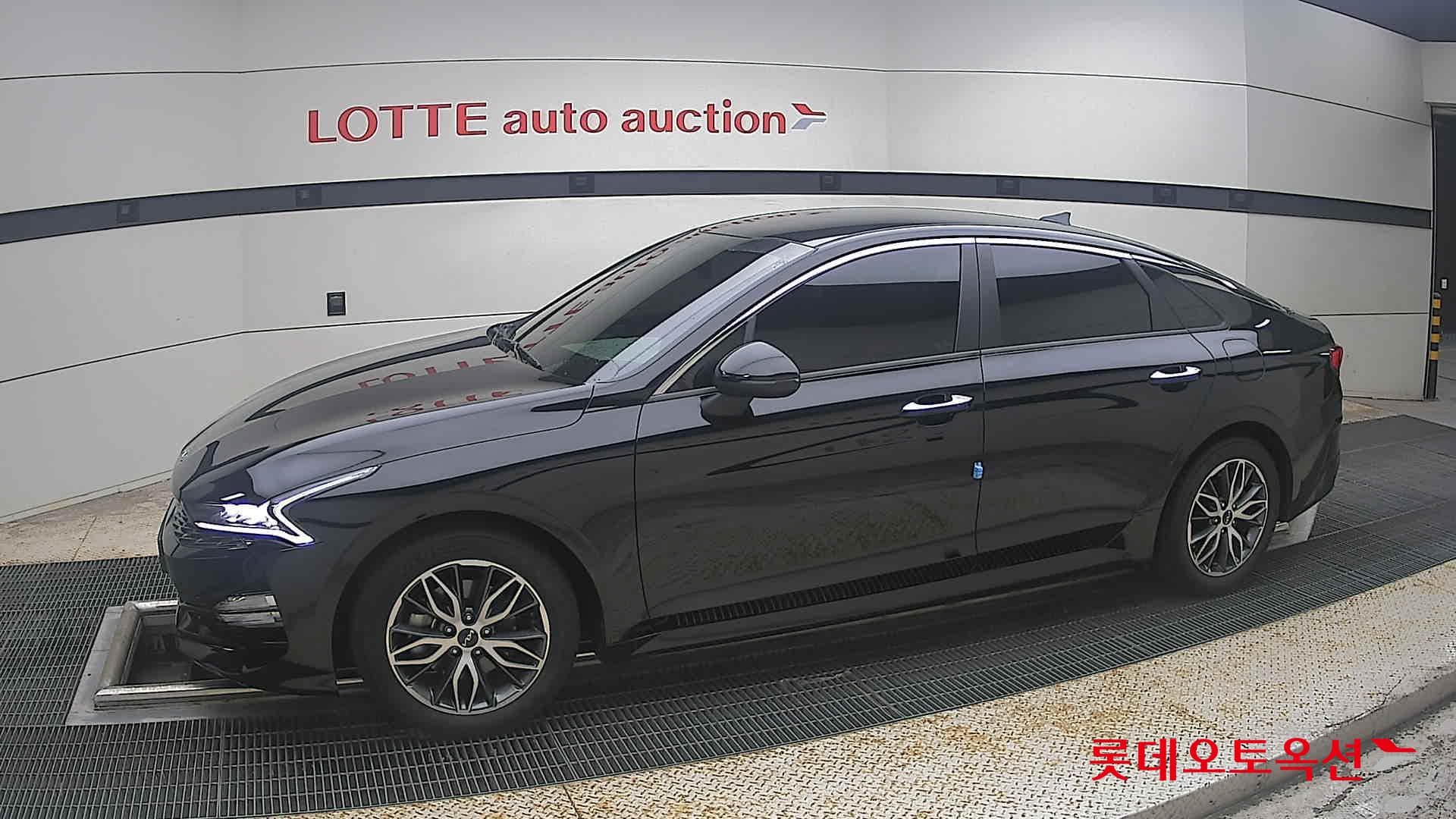 Kia - K5 | INTERACTIVE (G) 2.0 Prestige 5