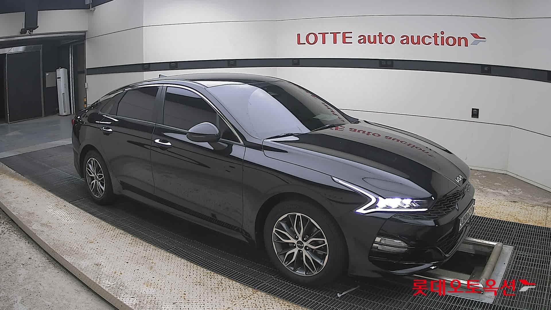 Kia - K5 | INTERACTIVE (G) 2.0 Prestige 18