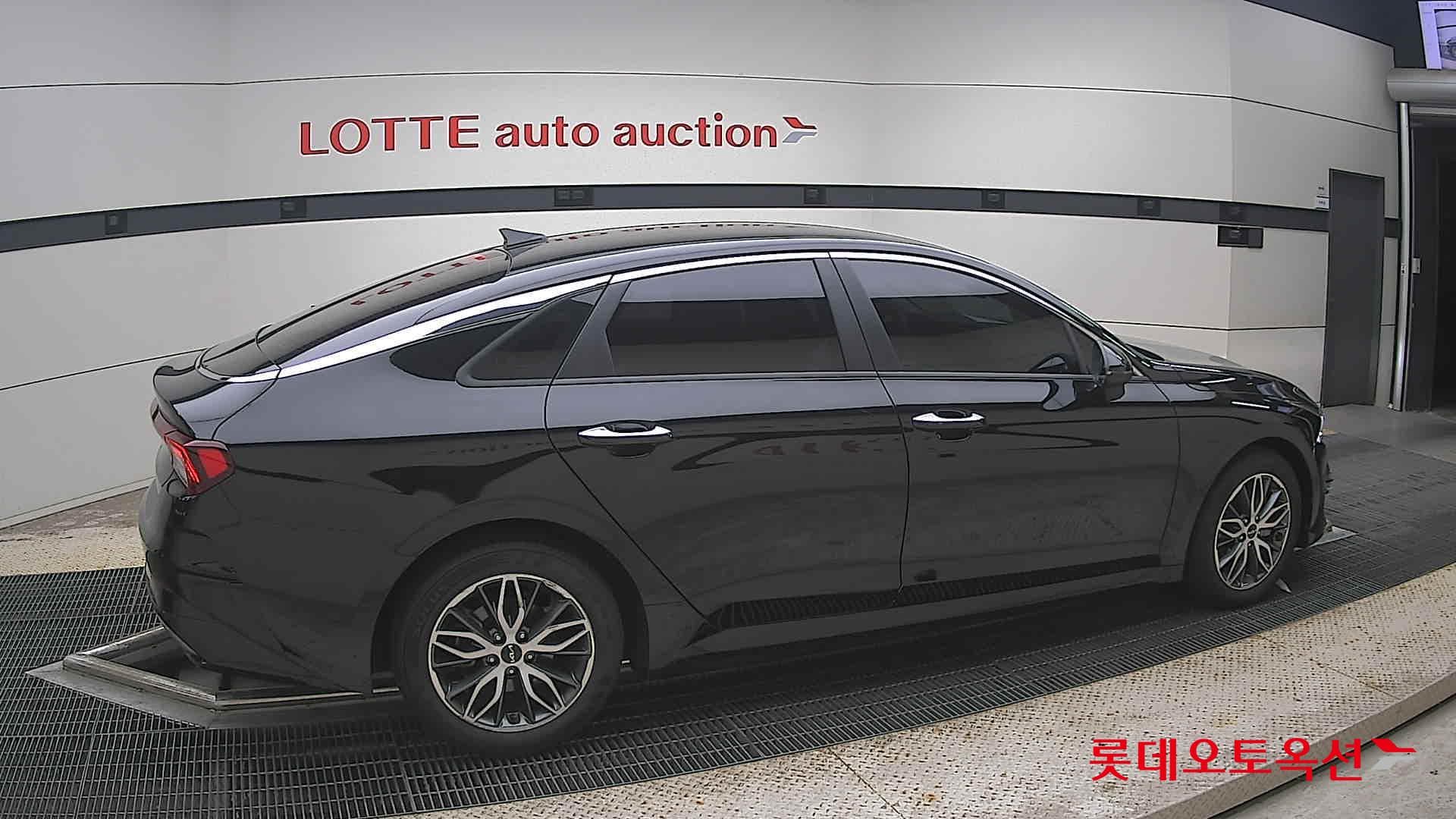 Kia - K5 | INTERACTIVE (G) 2.0 Prestige 15