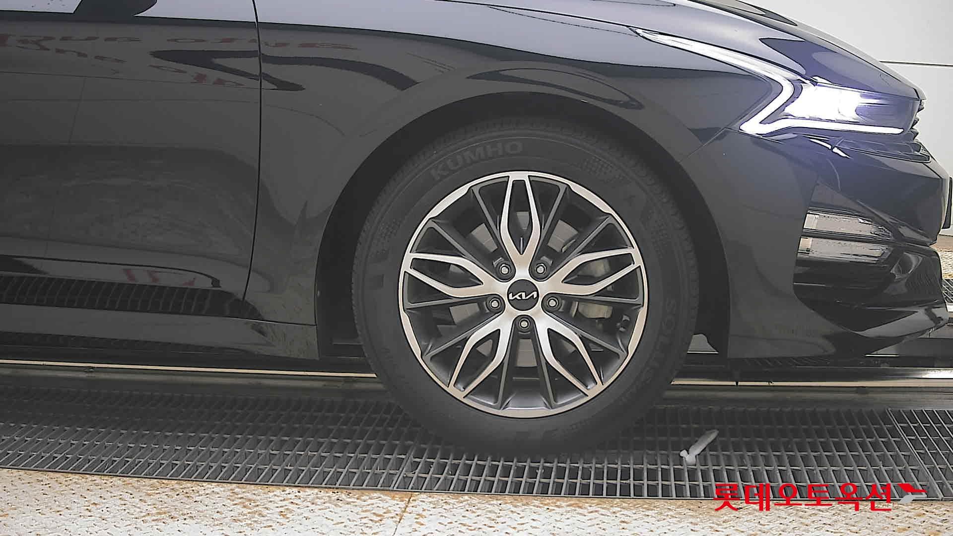 Kia - K5 | INTERACTIVE (G) 2.0 Prestige 23