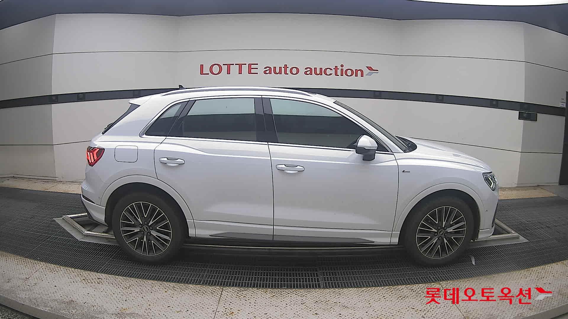 أودي - Q3 | (D) 2.0 35 TDI QU PREMIUM 16