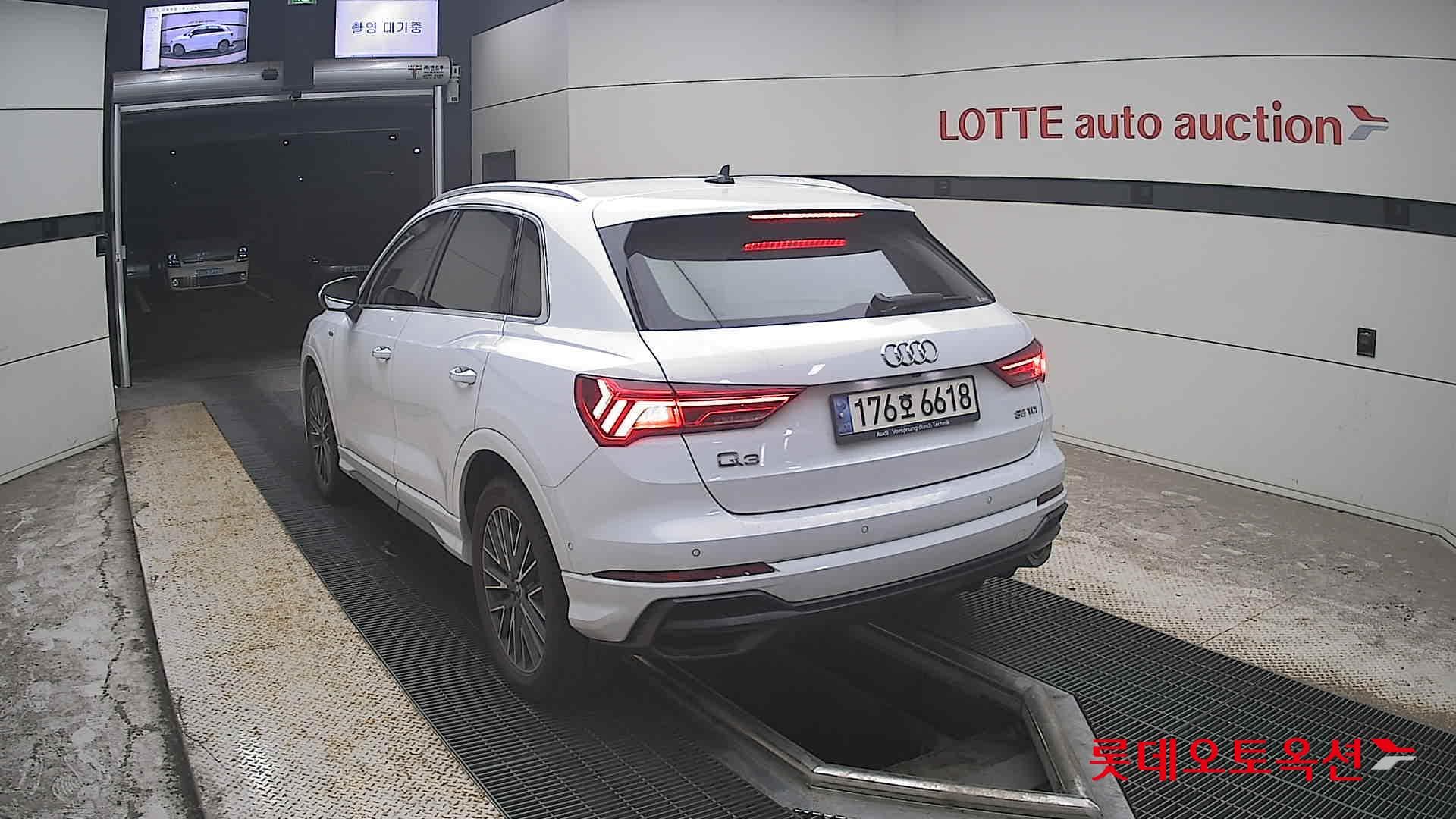 أودي - Q3 | (D) 2.0 35 TDI QU PREMIUM 9