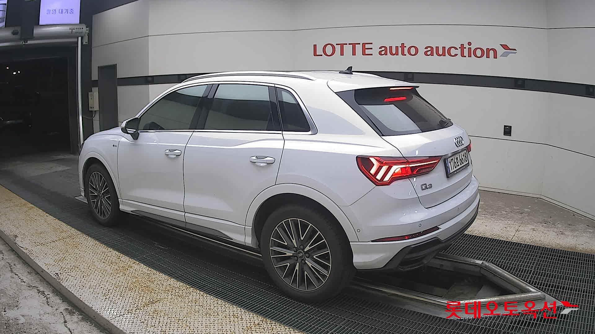 أودي - Q3 | (D) 2.0 35 TDI QU PREMIUM 8