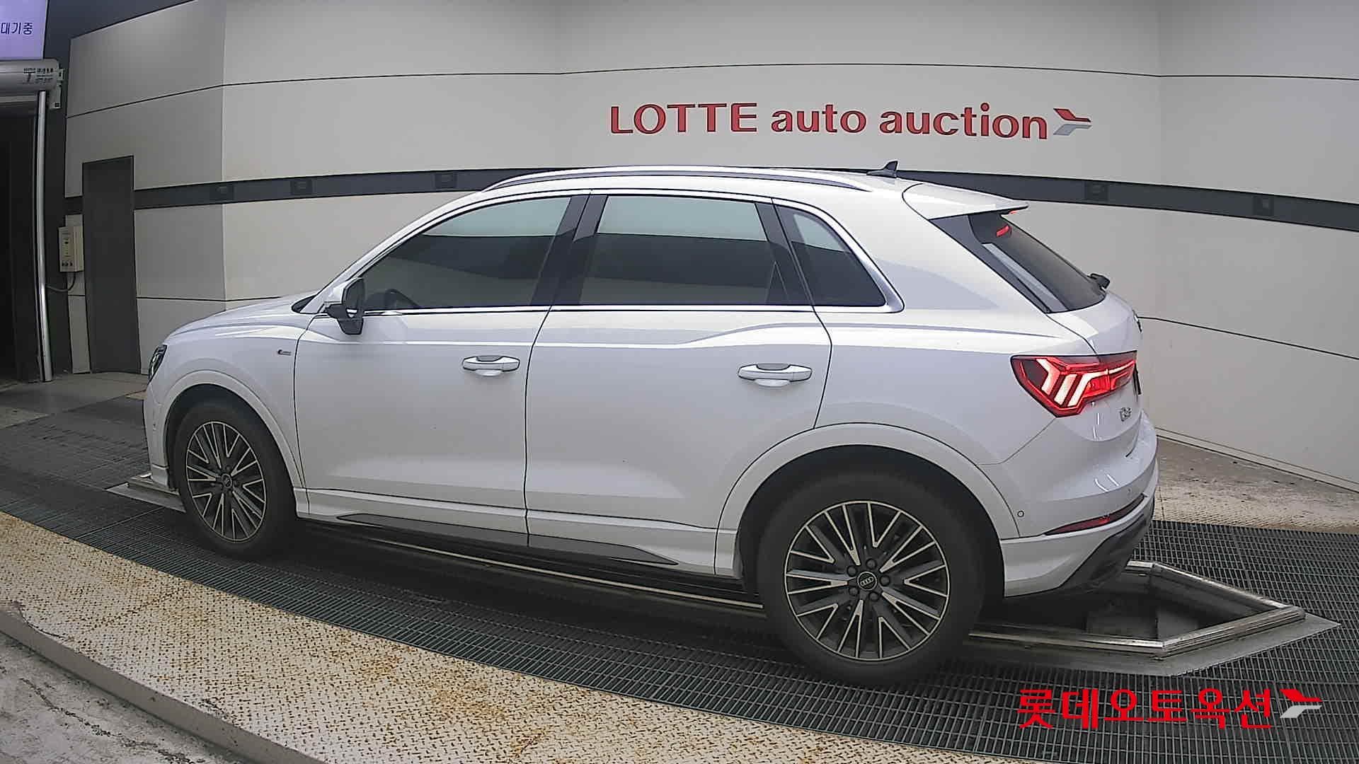أودي - Q3 | (D) 2.0 35 TDI QU PREMIUM 7