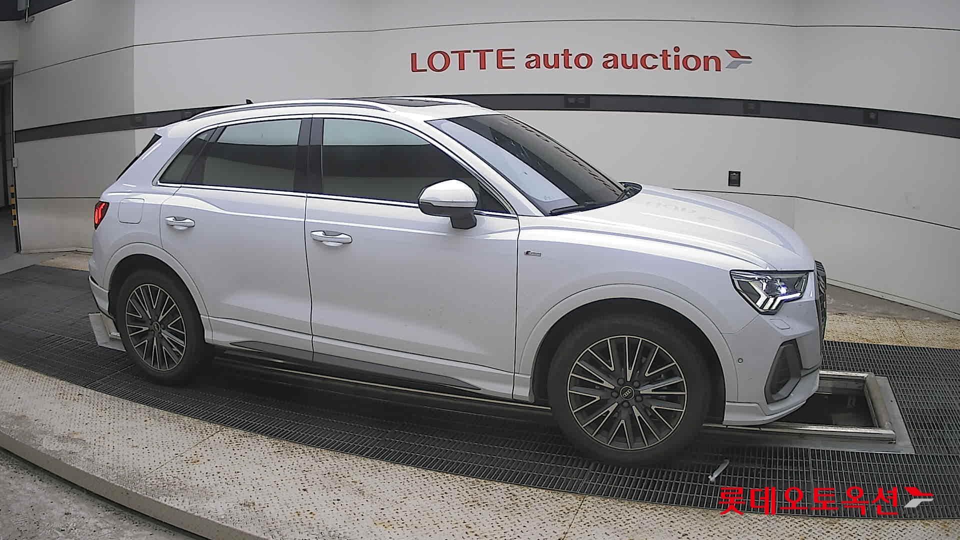 أودي - Q3 | (D) 2.0 35 TDI QU PREMIUM 17