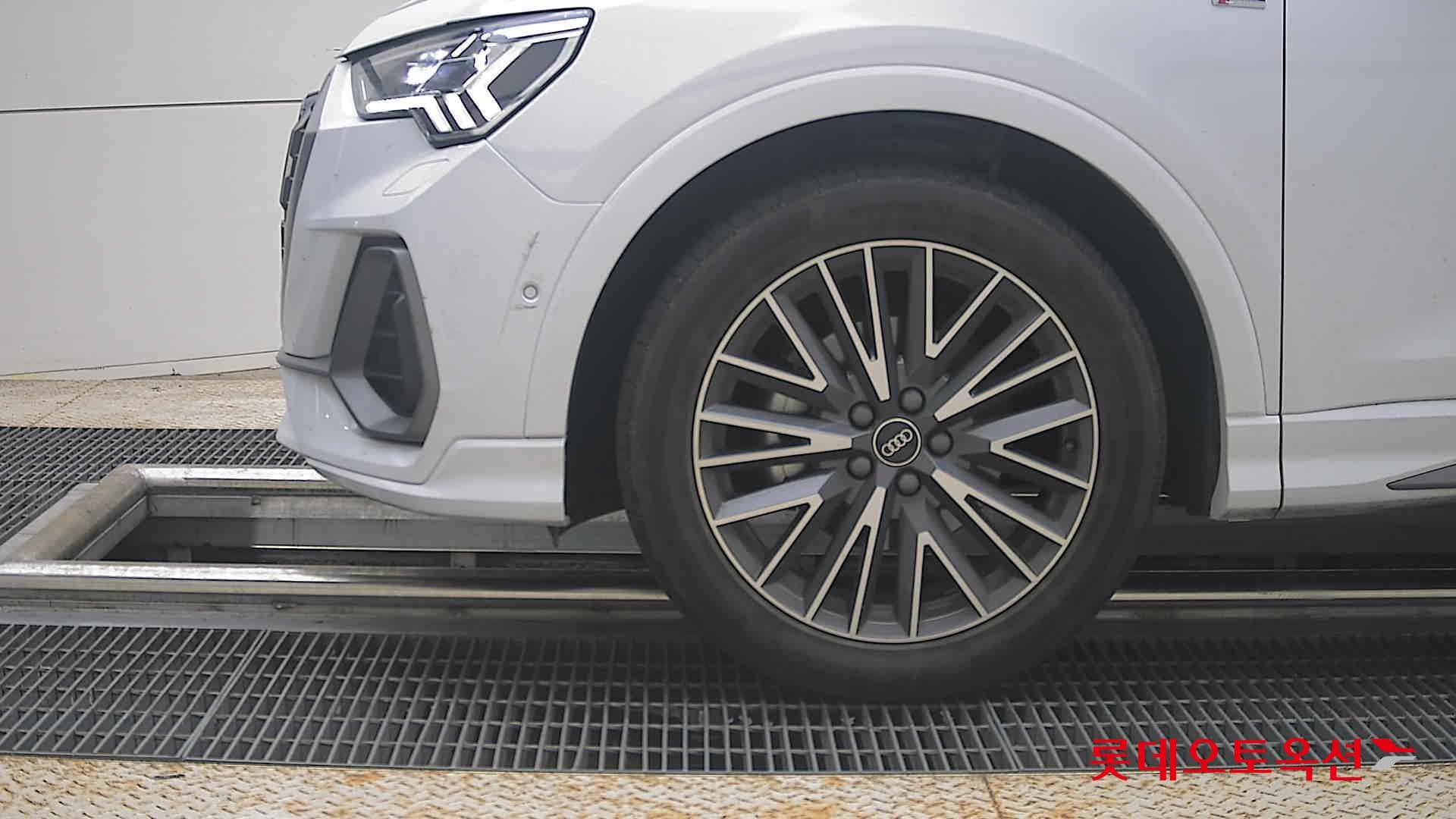 أودي - Q3 | (D) 2.0 35 TDI QU PREMIUM 21
