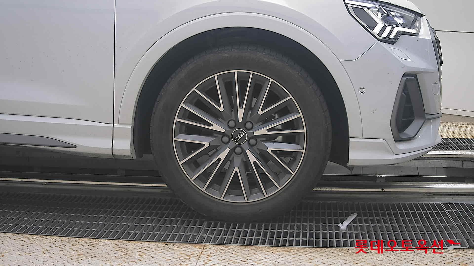 أودي - Q3 | (D) 2.0 35 TDI QU PREMIUM 23