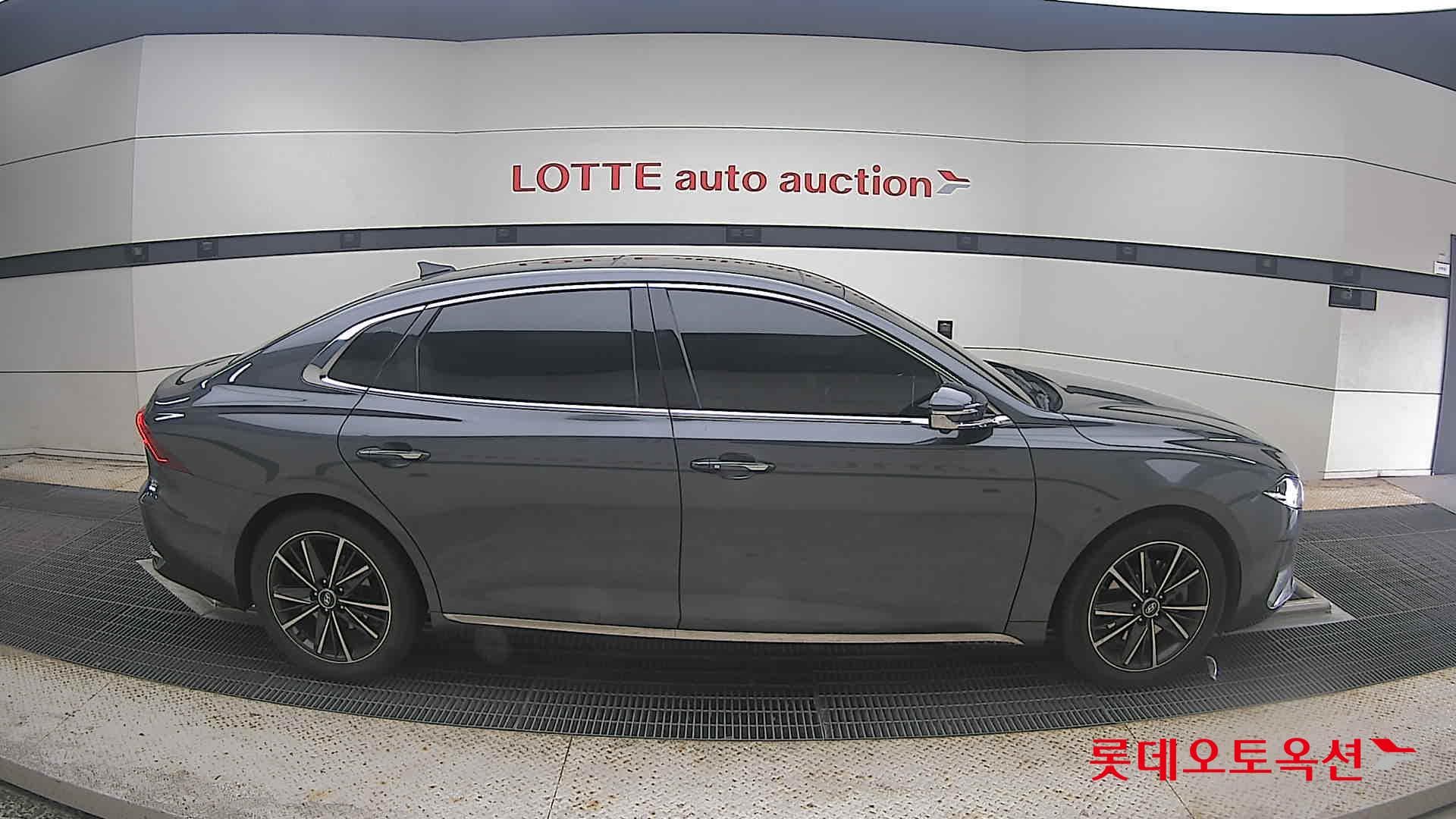 Hyundai - Grandeur | THE NEW (L) 3.0 Exclusive 16
