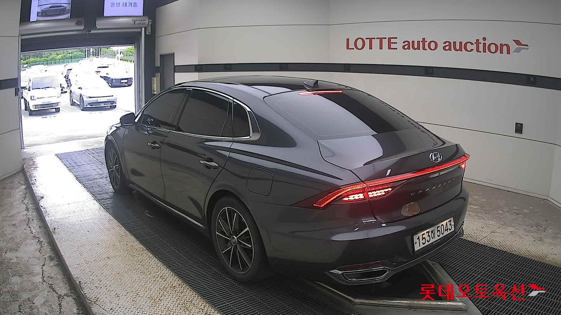 Hyundai - Grandeur | THE NEW (L) 3.0 Exclusive 10