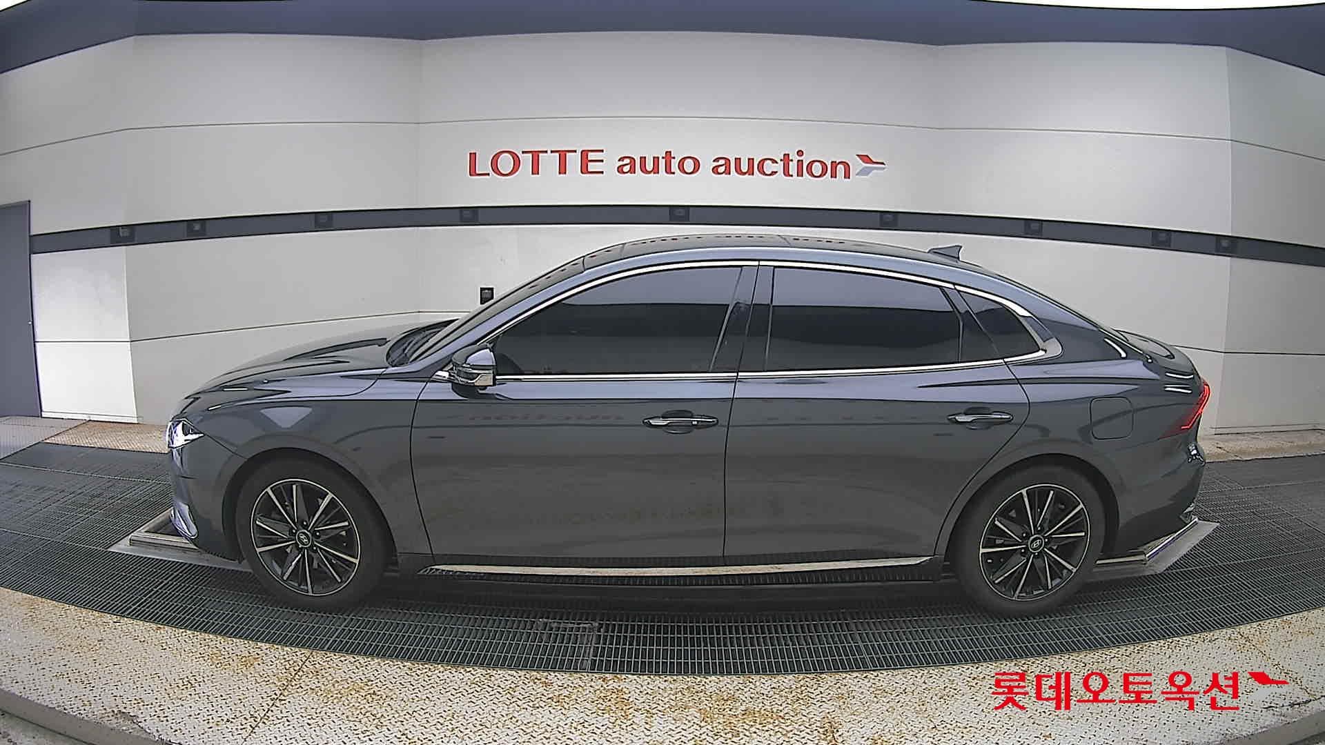 Hyundai - Grandeur | THE NEW (L) 3.0 Exclusive 6