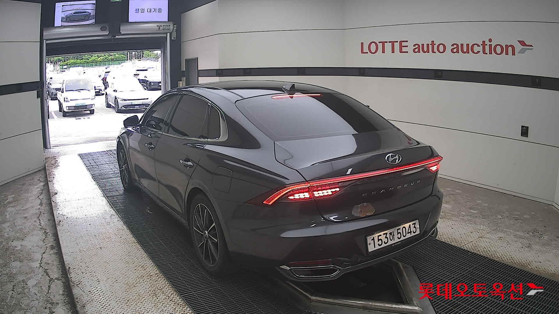 Hyundai - Grandeur | THE NEW (L) 3.0 Exclusive 9