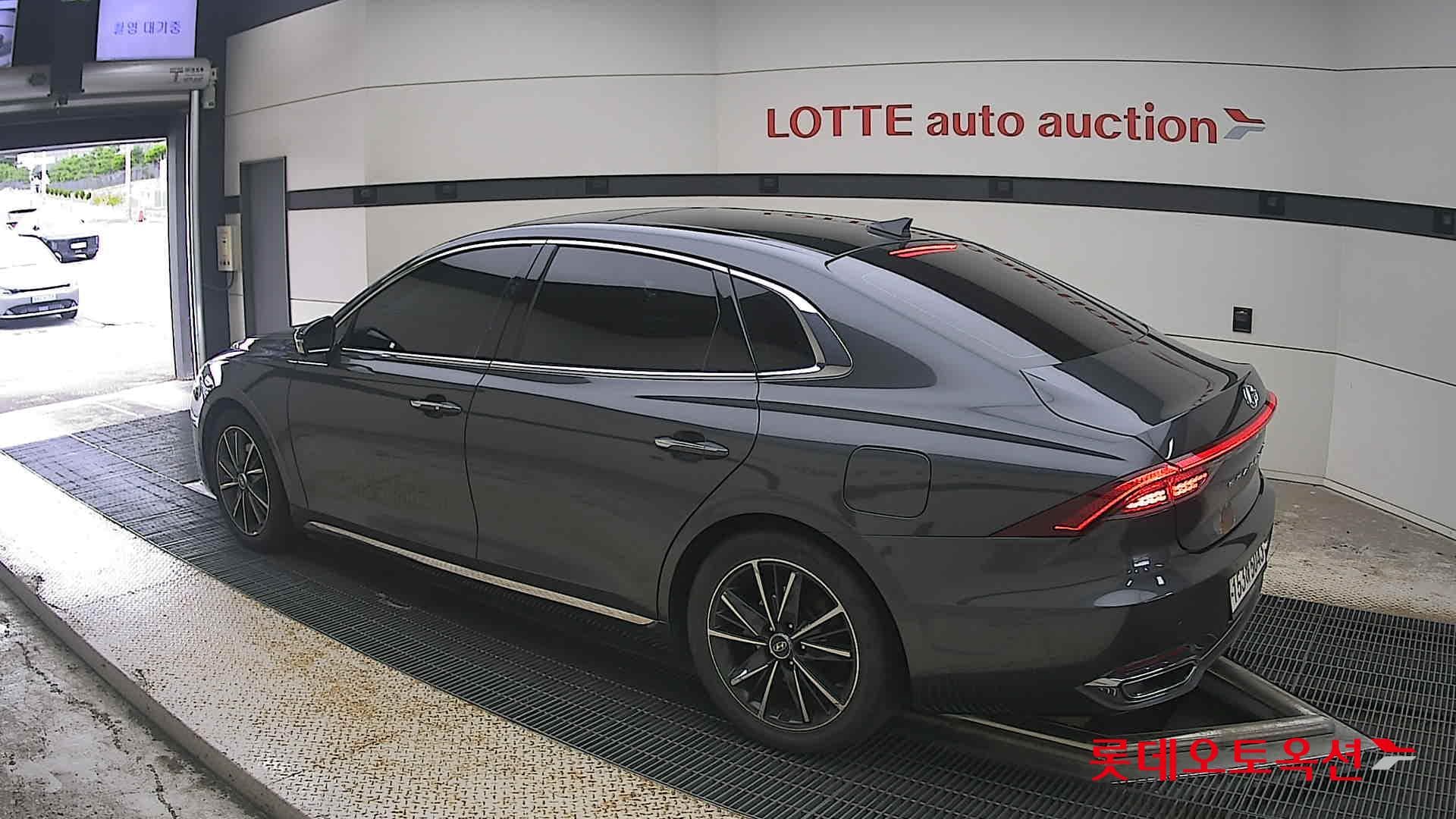 Hyundai - Grandeur | THE NEW (L) 3.0 Exclusive 8