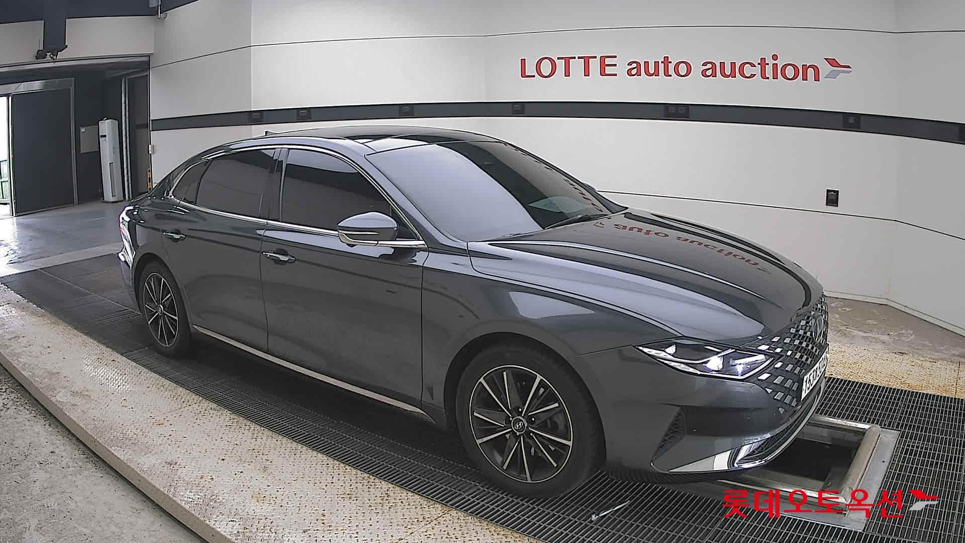 Hyundai - Grandeur | THE NEW (L) 3.0 Exclusive 18