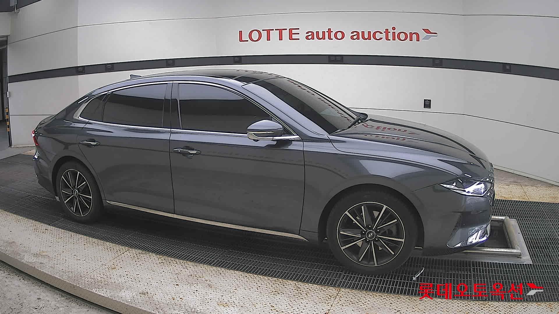 Hyundai - Grandeur | THE NEW (L) 3.0 Exclusive 17