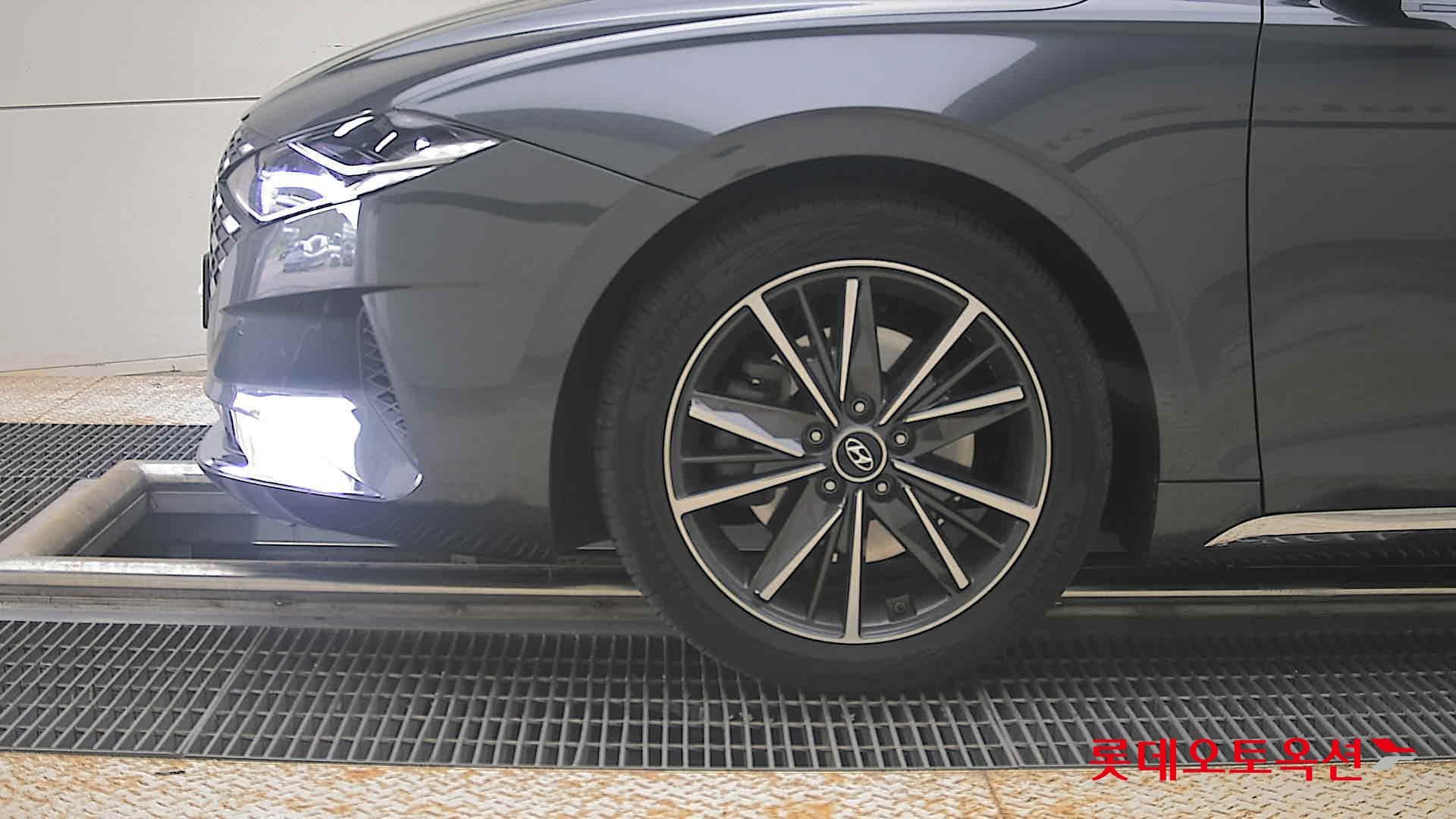 Hyundai - Grandeur | THE NEW (L) 3.0 Exclusive 21