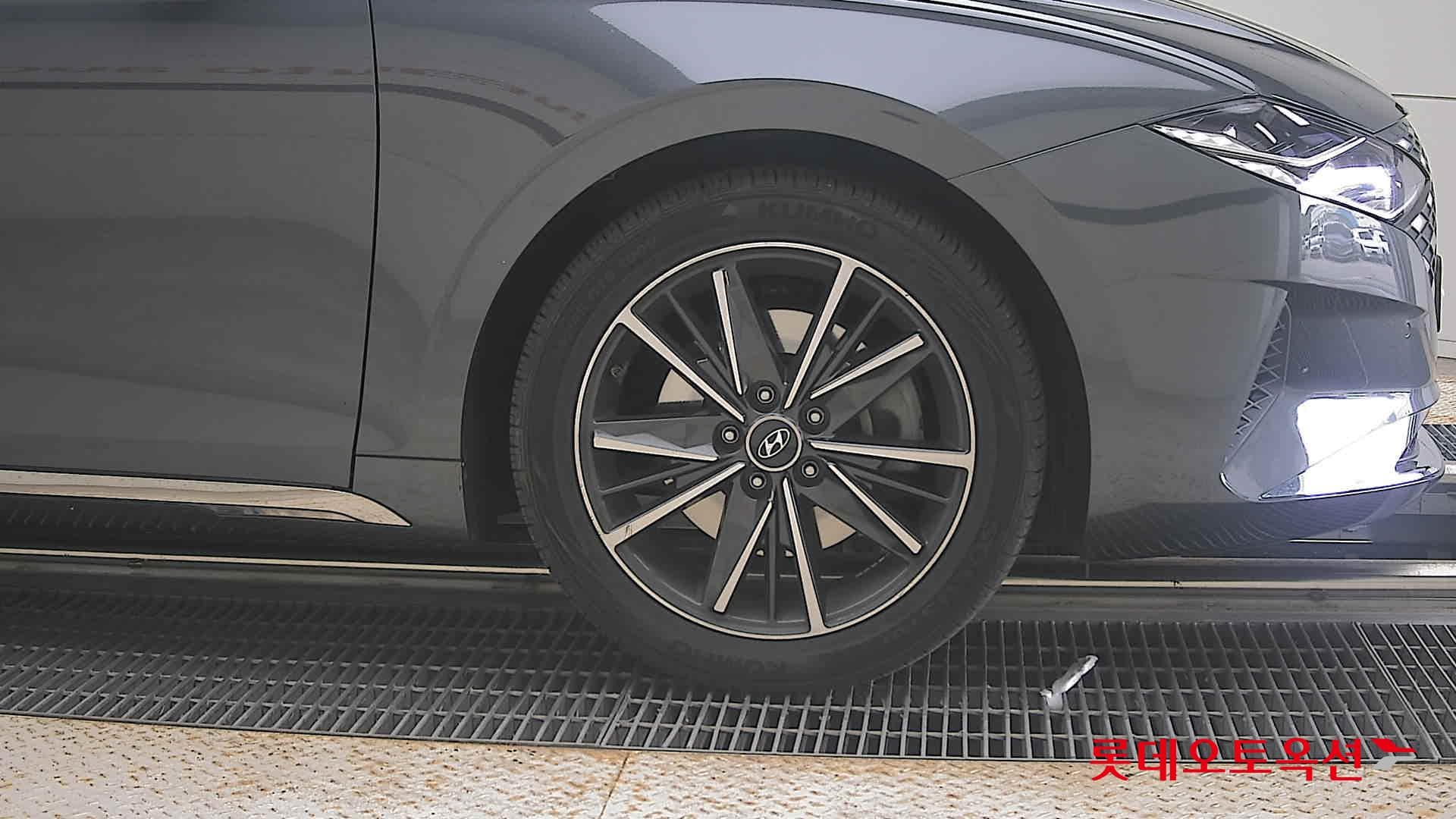 Hyundai - Grandeur | THE NEW (L) 3.0 Exclusive 23
