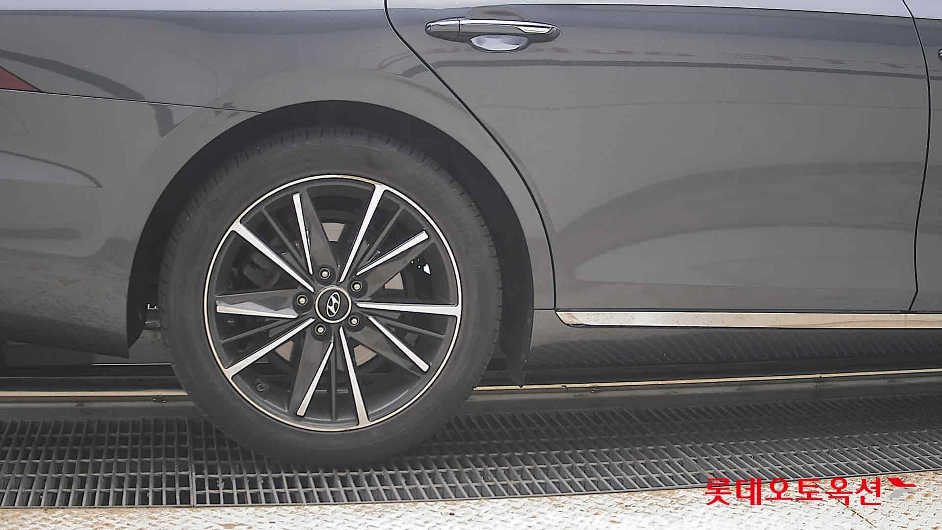 Hyundai - Grandeur | THE NEW (L) 3.0 Exclusive 24