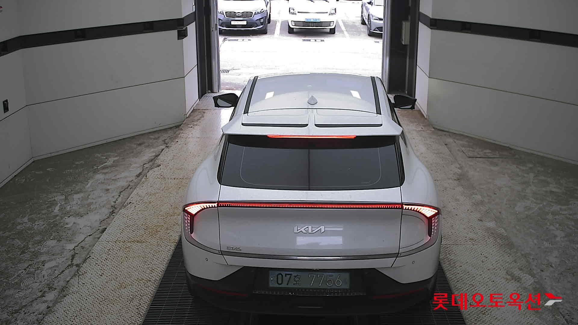 Kia - EV6 | (E) Long Range 2WD 11