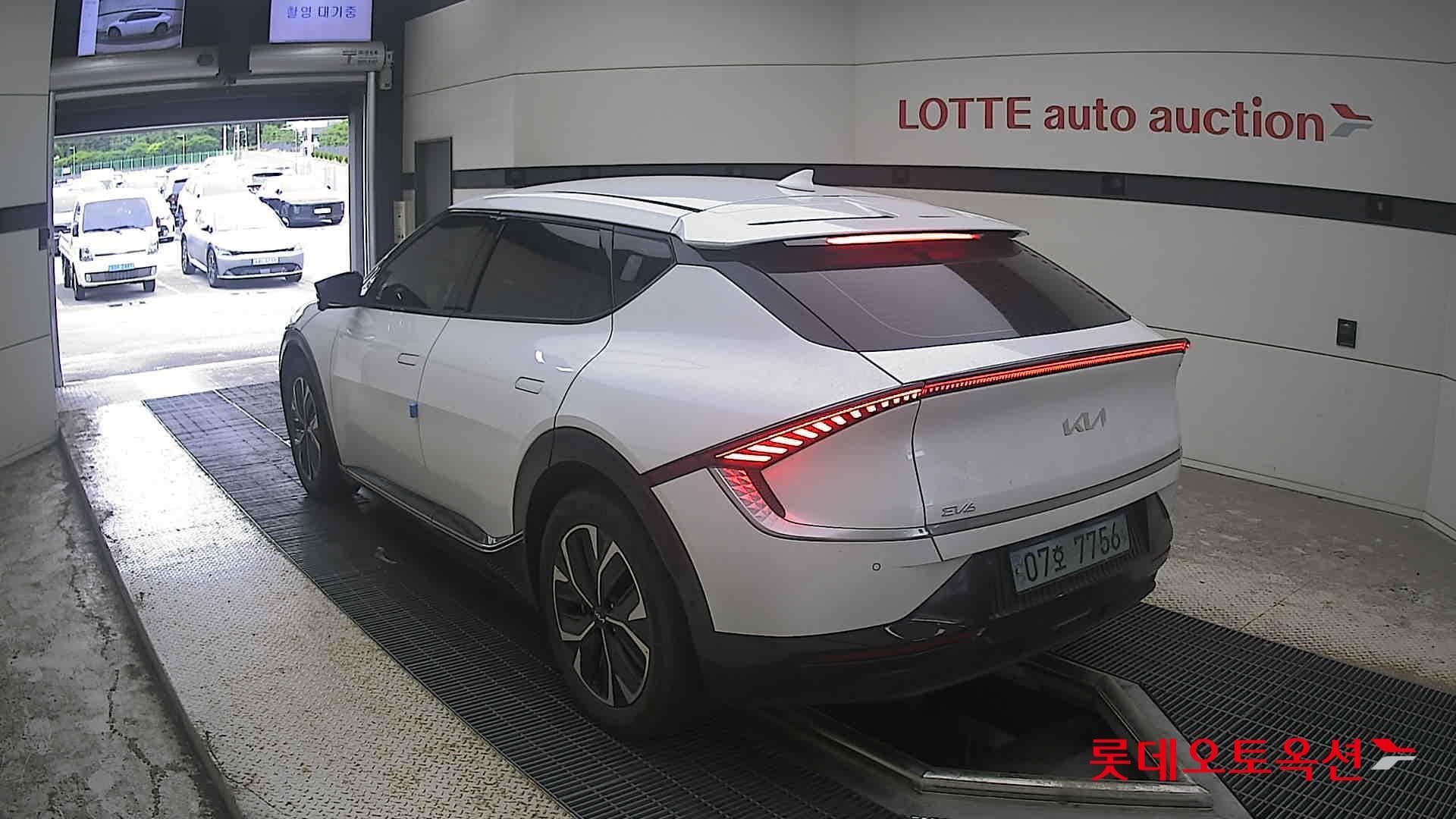 Kia - EV6 | (E) Long Range 2WD 10
