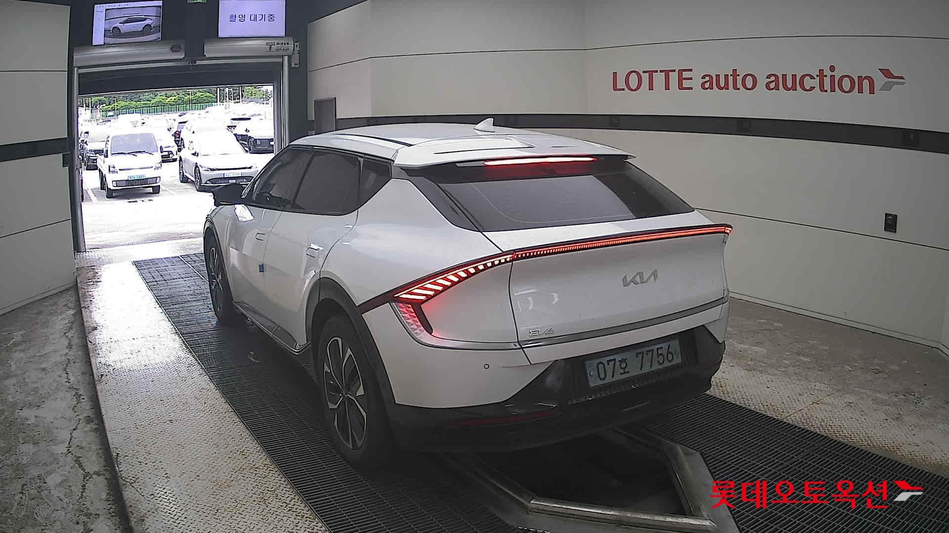 Kia - EV6 | (E) Long Range 2WD 9